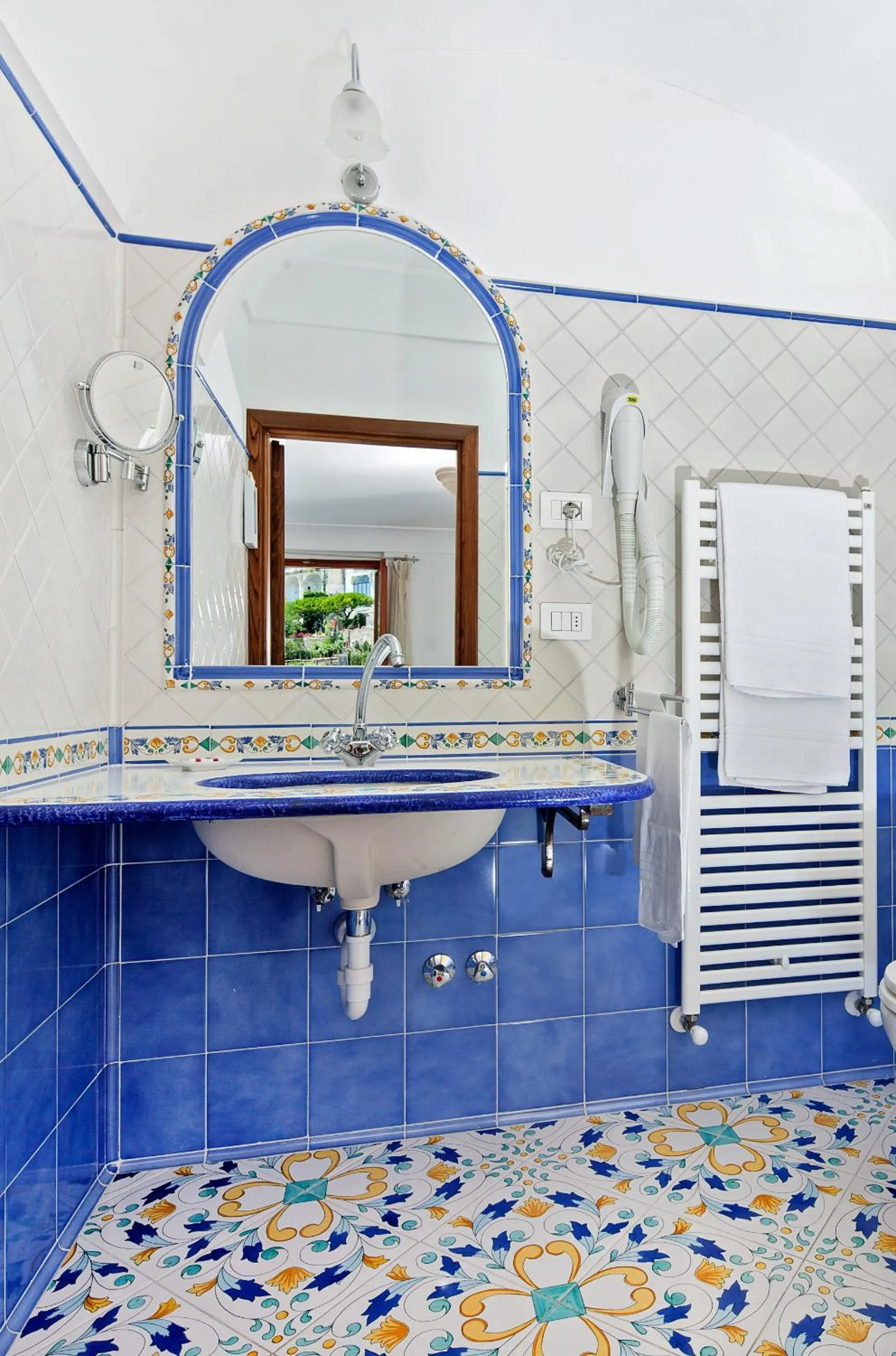 Bathroom in Hotel Vittoria