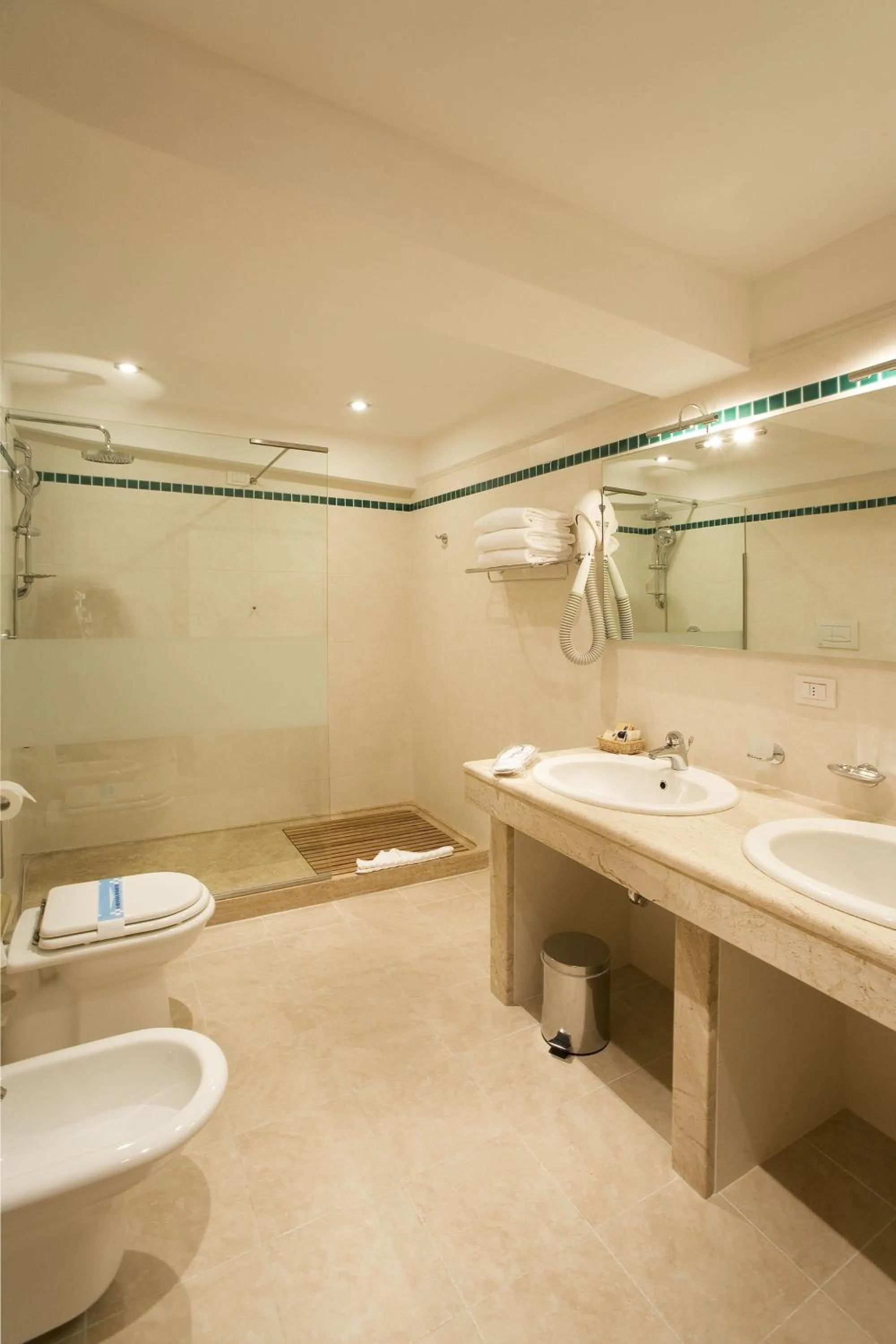 Bathroom in Hotel Dei Pini