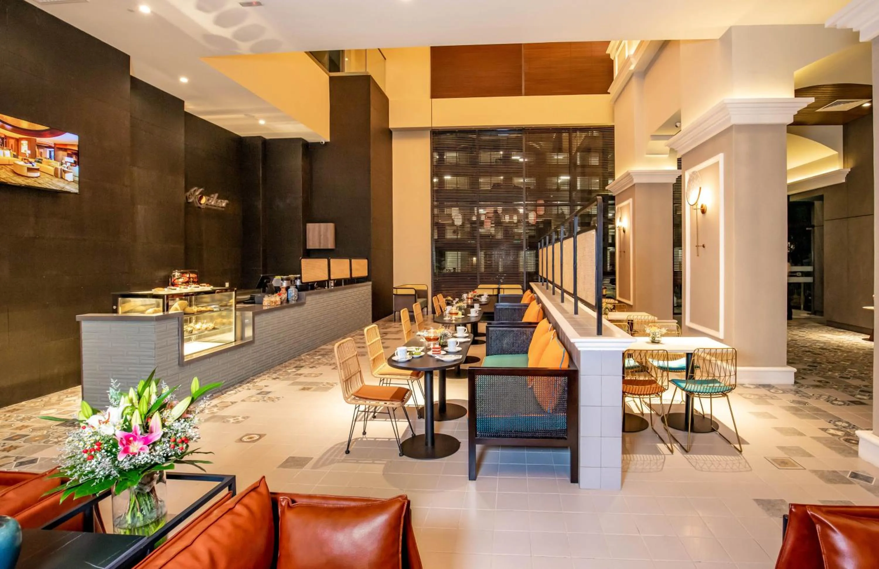 Restaurant/places to eat in Santa Grand Signature Kuala Lumpur