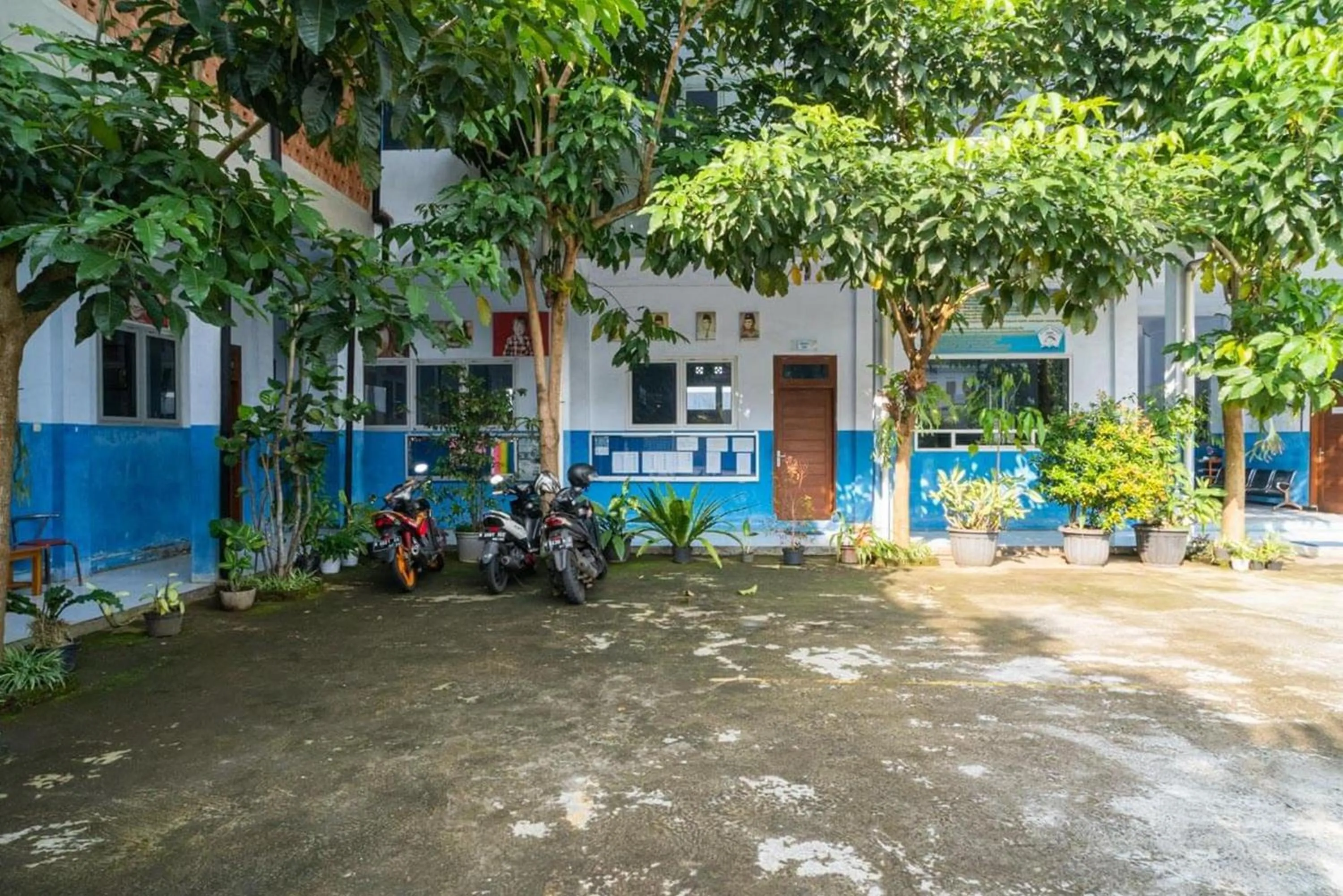 Property building in RedDoorz near Wisata Paribendo Lawang