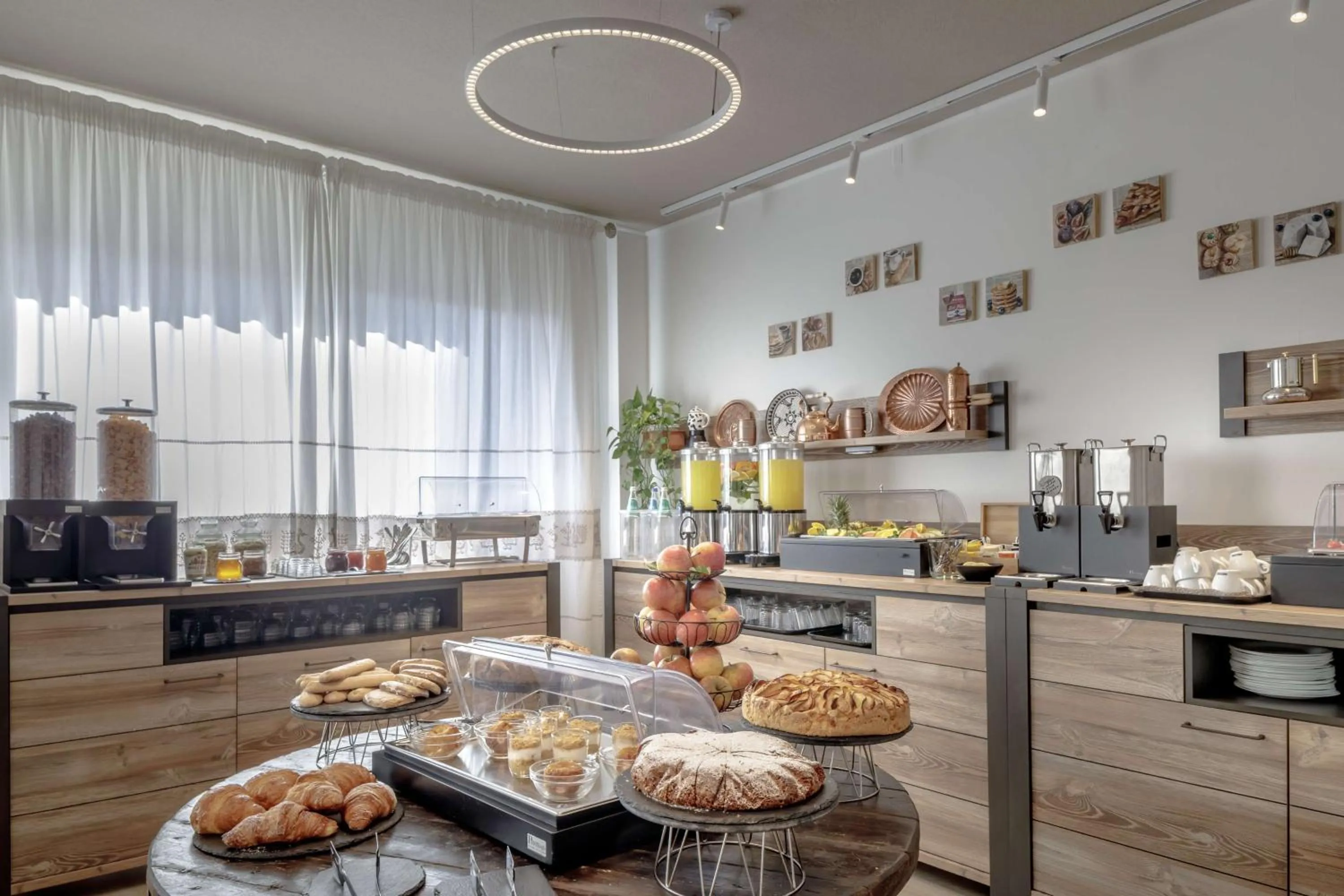 Breakfast in Best Western Hotel Residence Italia