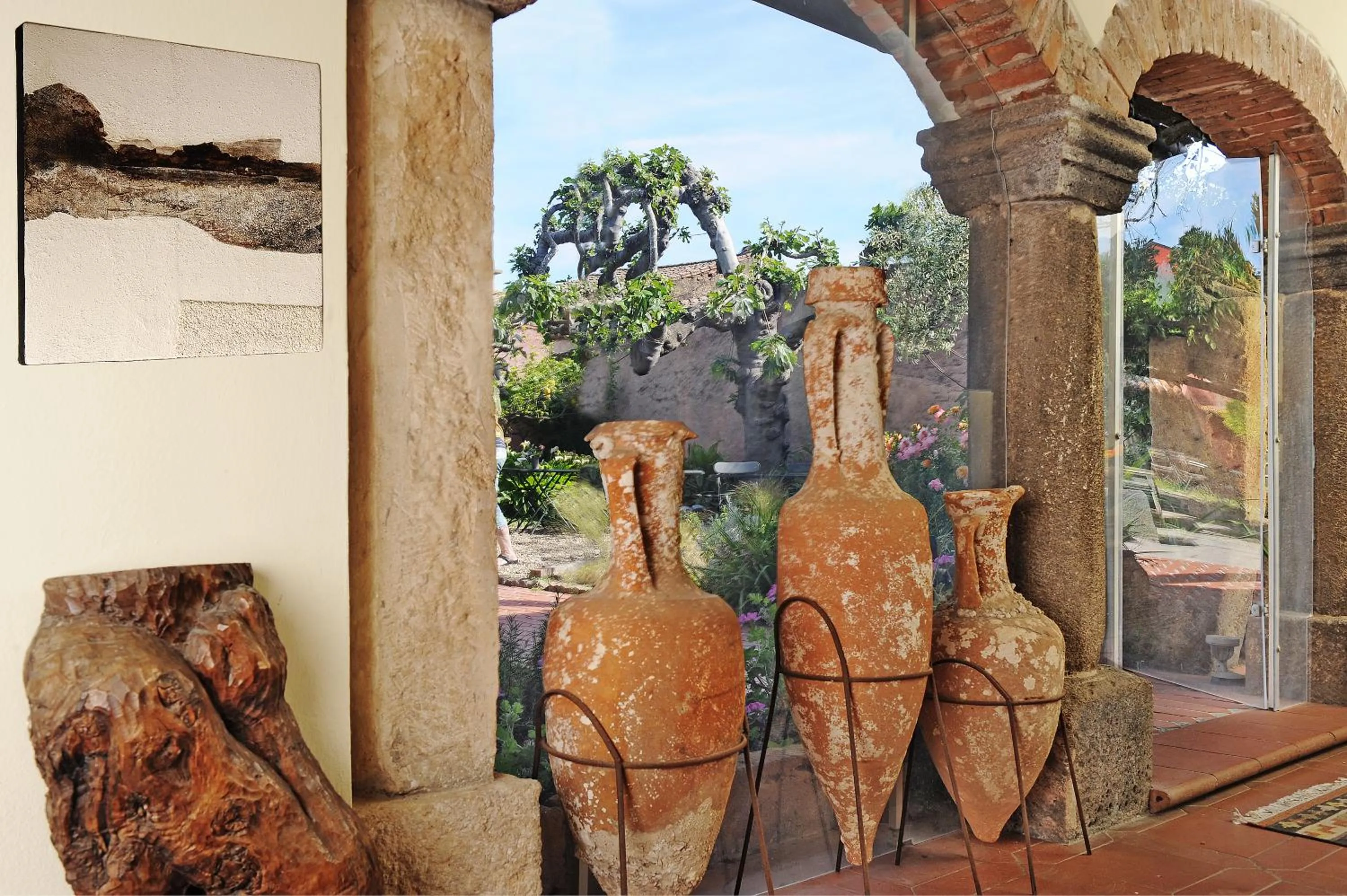 Patio in Hotel Lucrezia