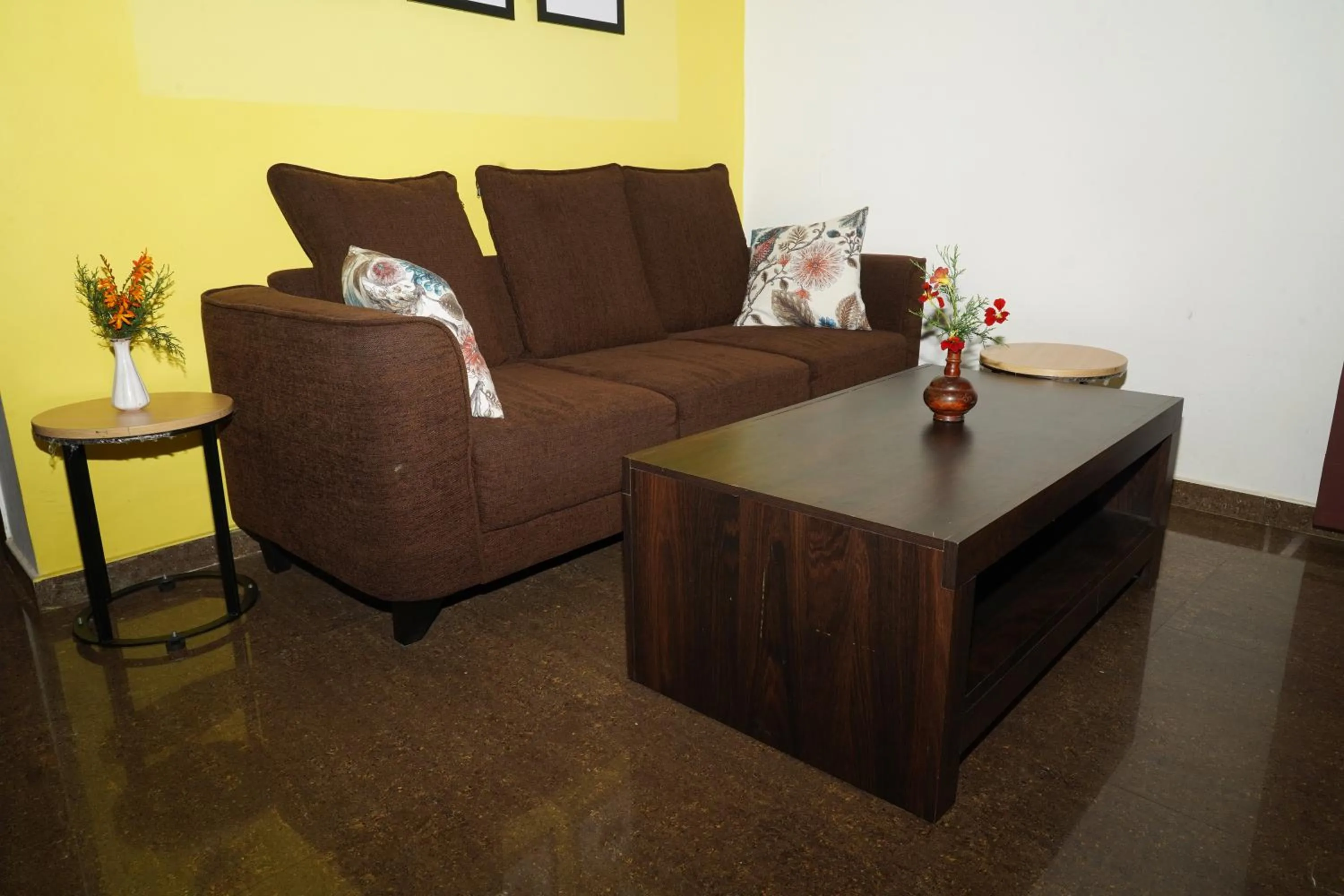 Seating area in Anika Palace by Pepe Inn Hotel