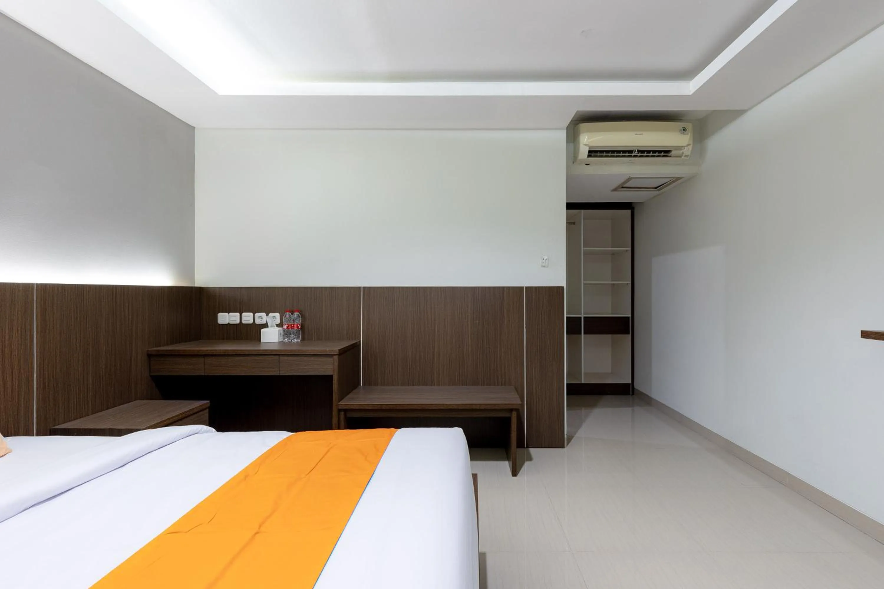 Bedroom, Bed in Sans Hotel Rumah Kita Daan Mogot by RedDoorz
