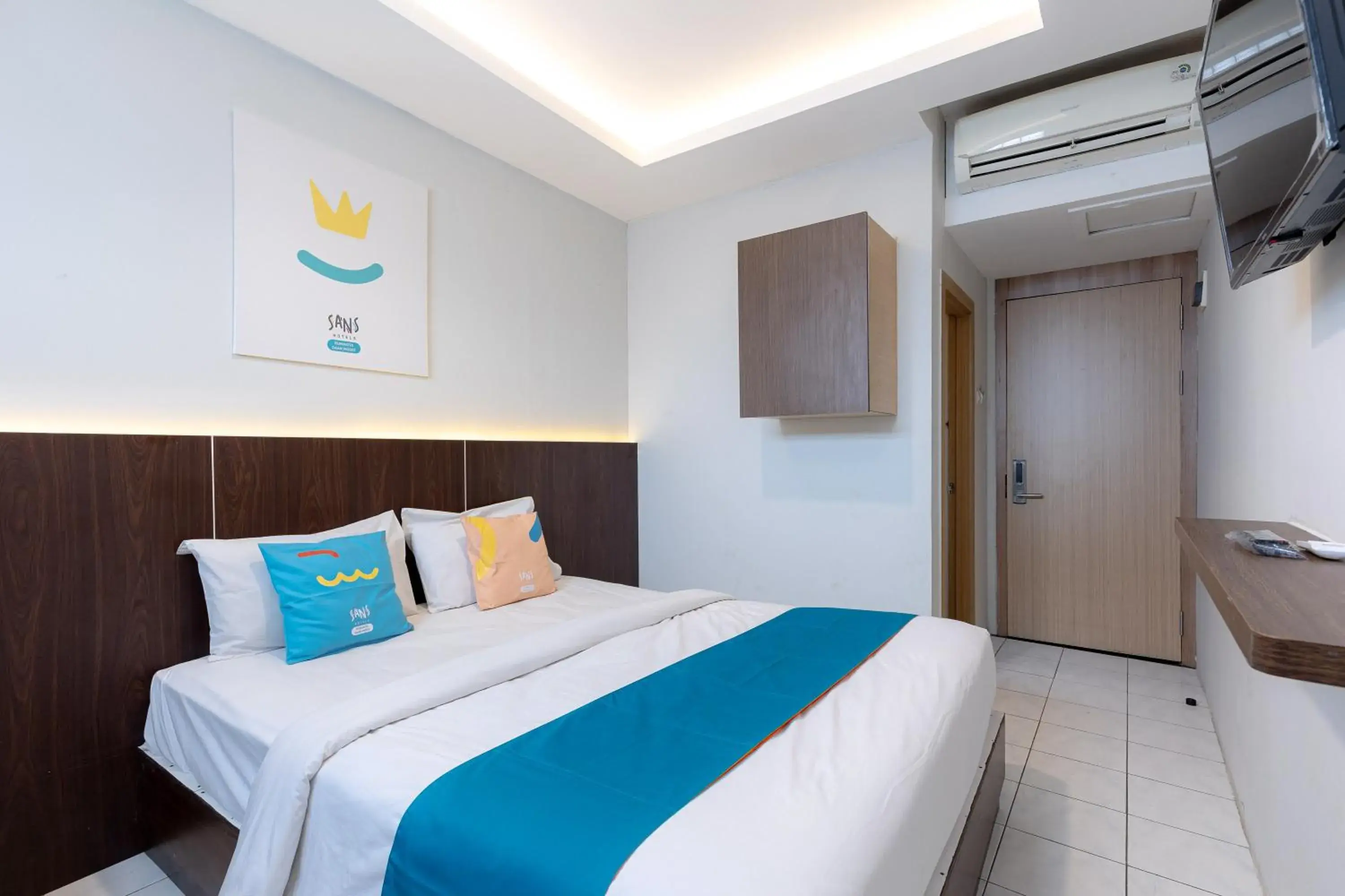 Deluxe Double Room in Sans Hotel Rumah Kita Daan Mogot by RedDoorz Deluxe Double Room in Sans Hotel Rumah Kita Daan Mogot by RedDoorz