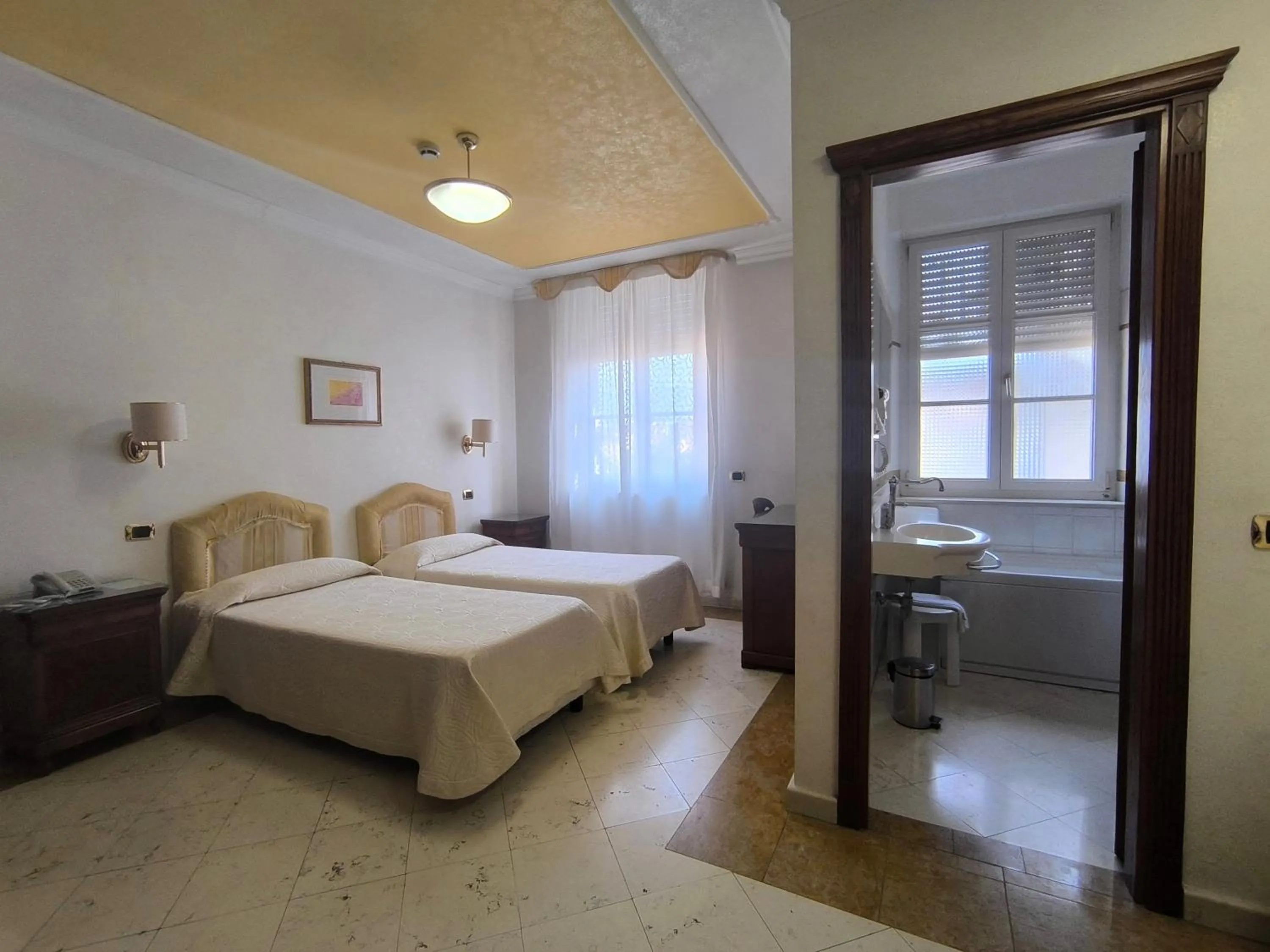 Bedroom, Bed in Mariano IV Palace Hotel