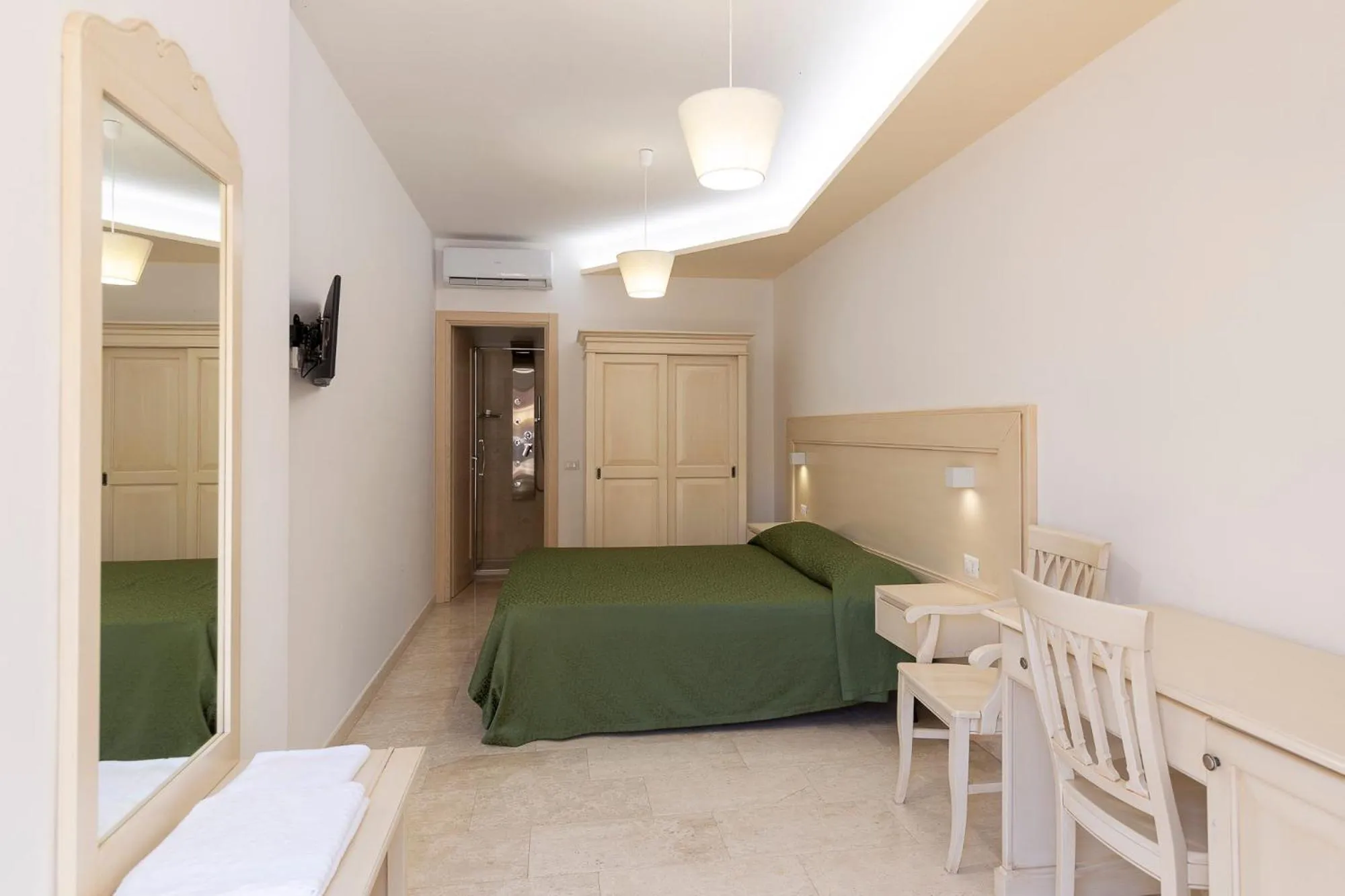 Bed in Hotel San Francisco