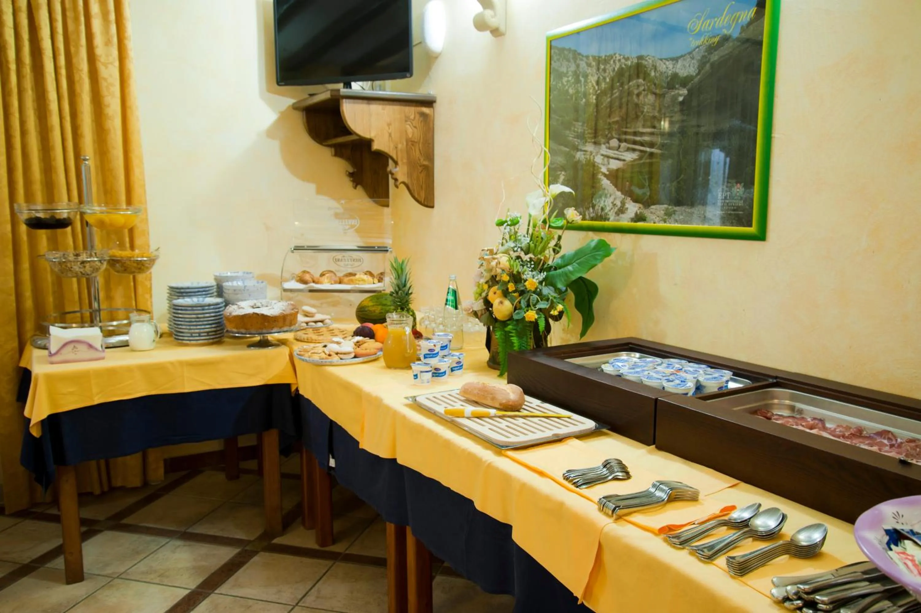 Buffet breakfast in Hotel San Francisco