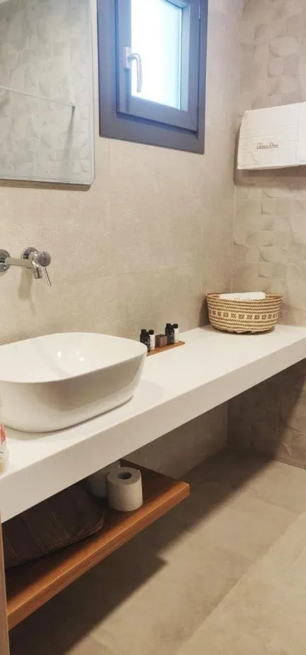 Bathroom in Celine's Rose