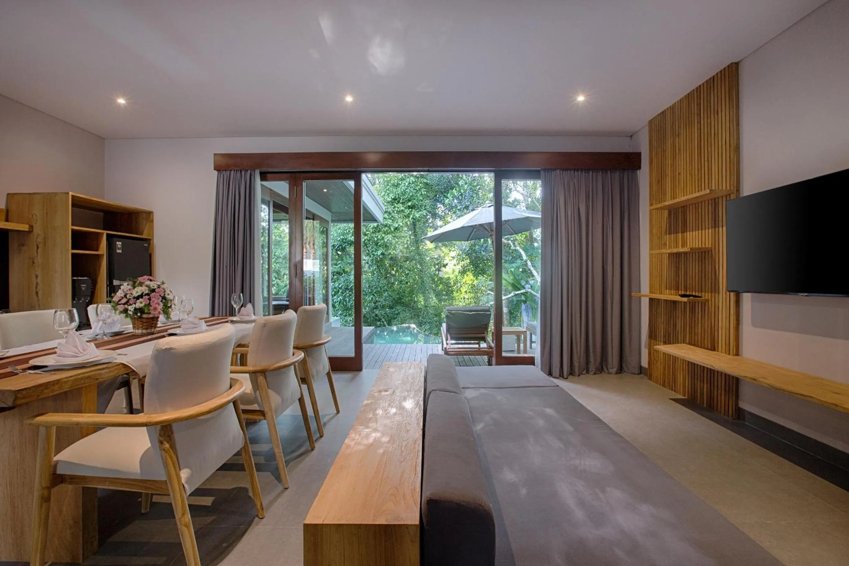 Dining area in The Kanjeng Elitya Villa Ubud