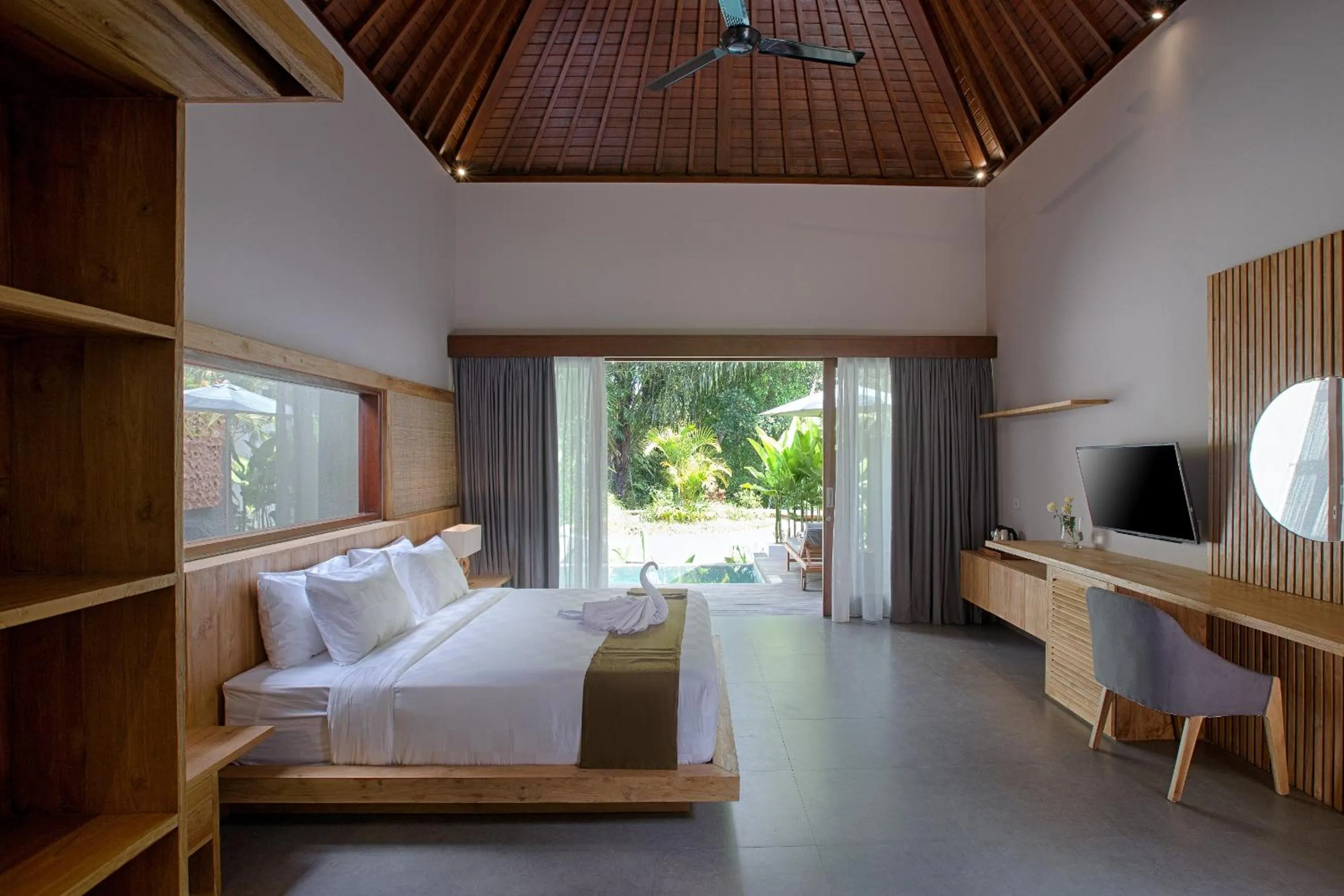 Bed in The Kanjeng Elitya Villa Ubud