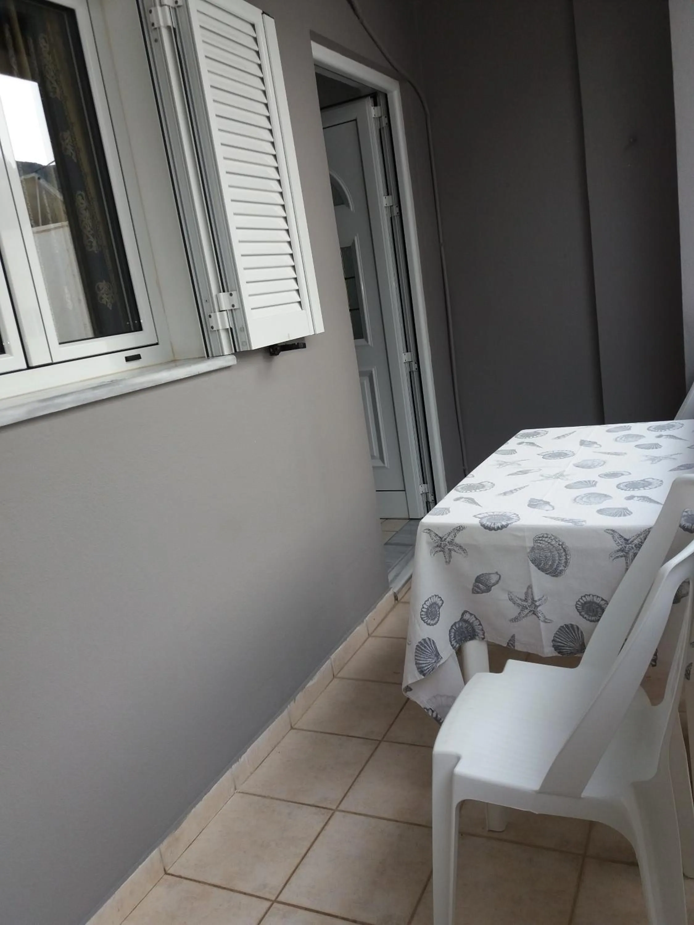 Bed in Eftihia studios