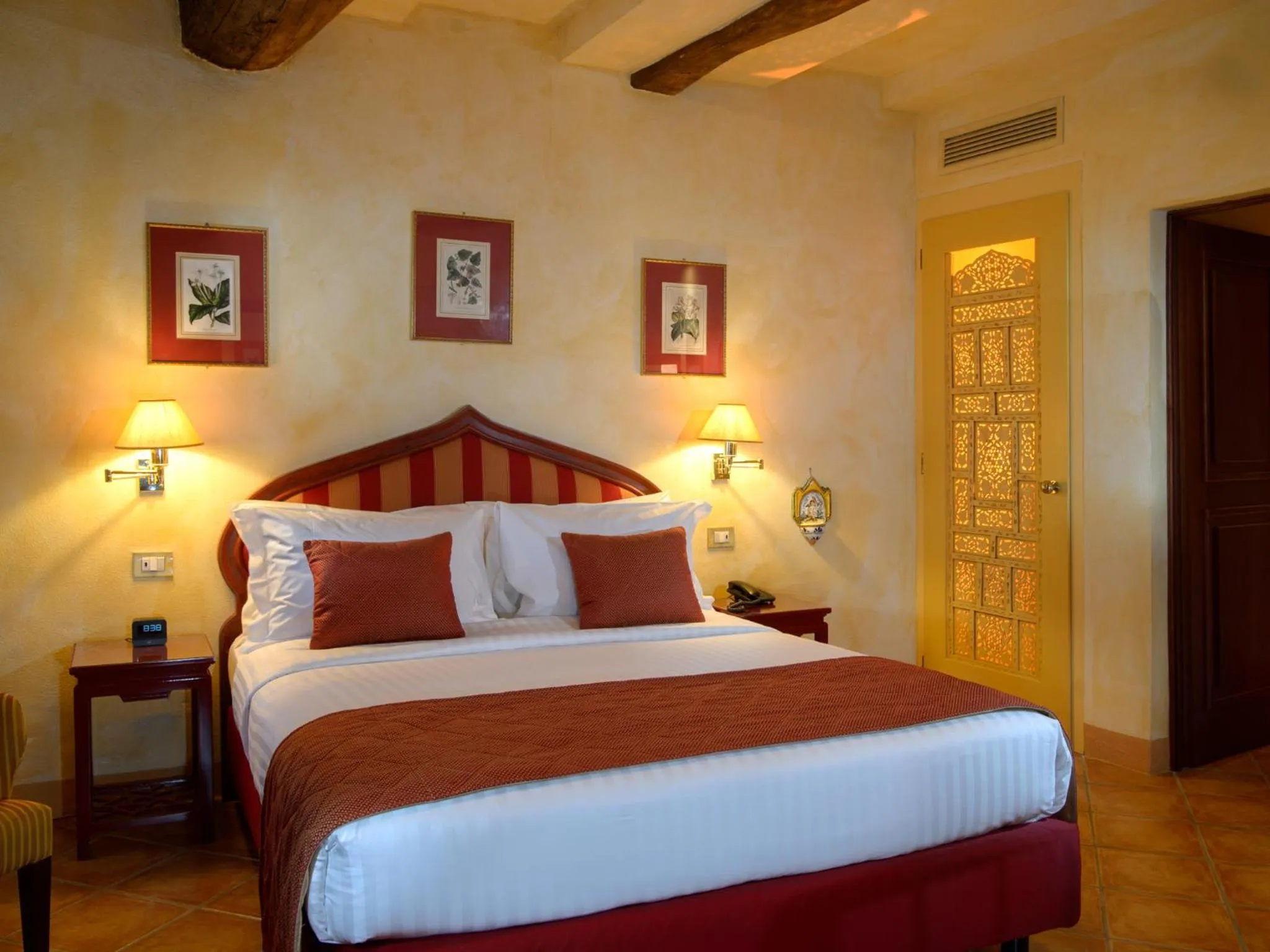 Bed in La Bagnaia Golf Resort