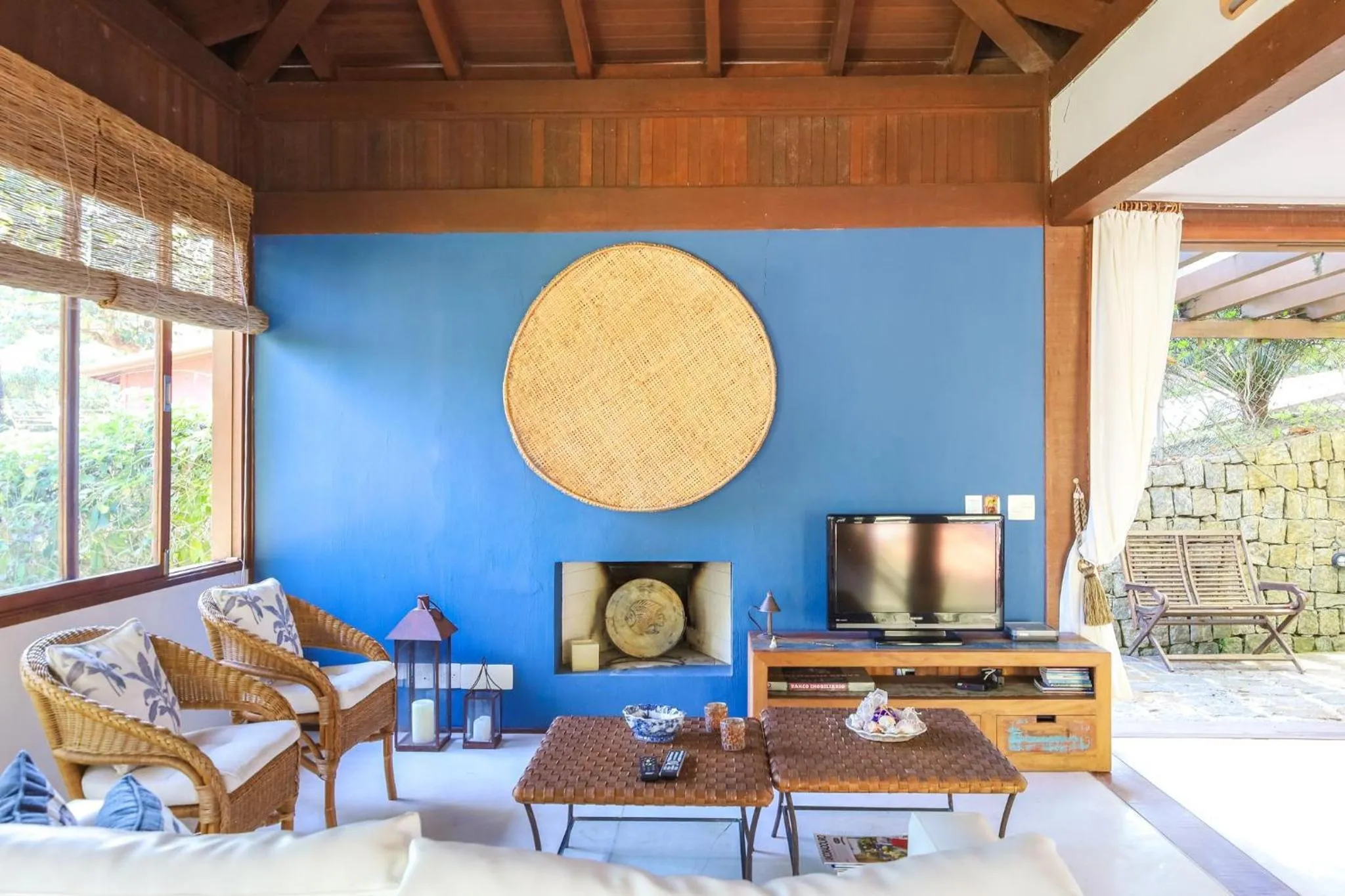 Living room in Casa em condomínio com lazer próximo à praia