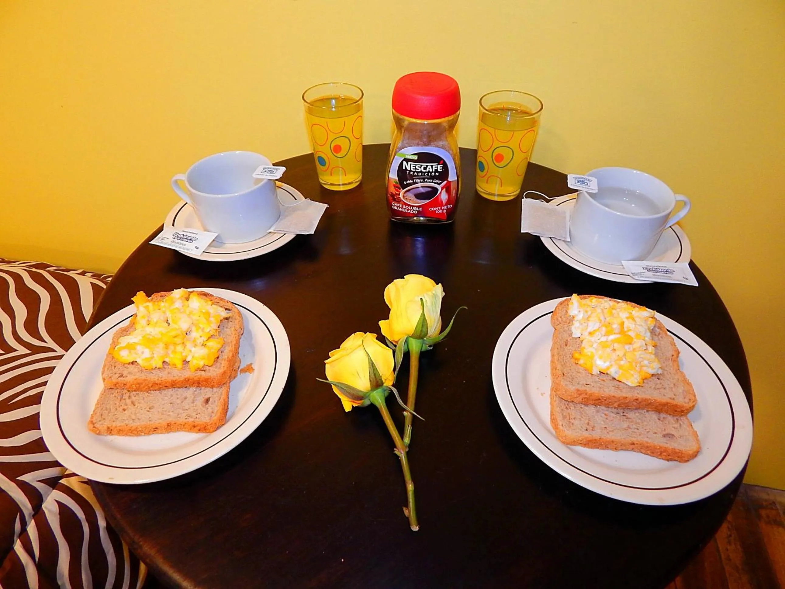 Breakfast in Olympus Plaza