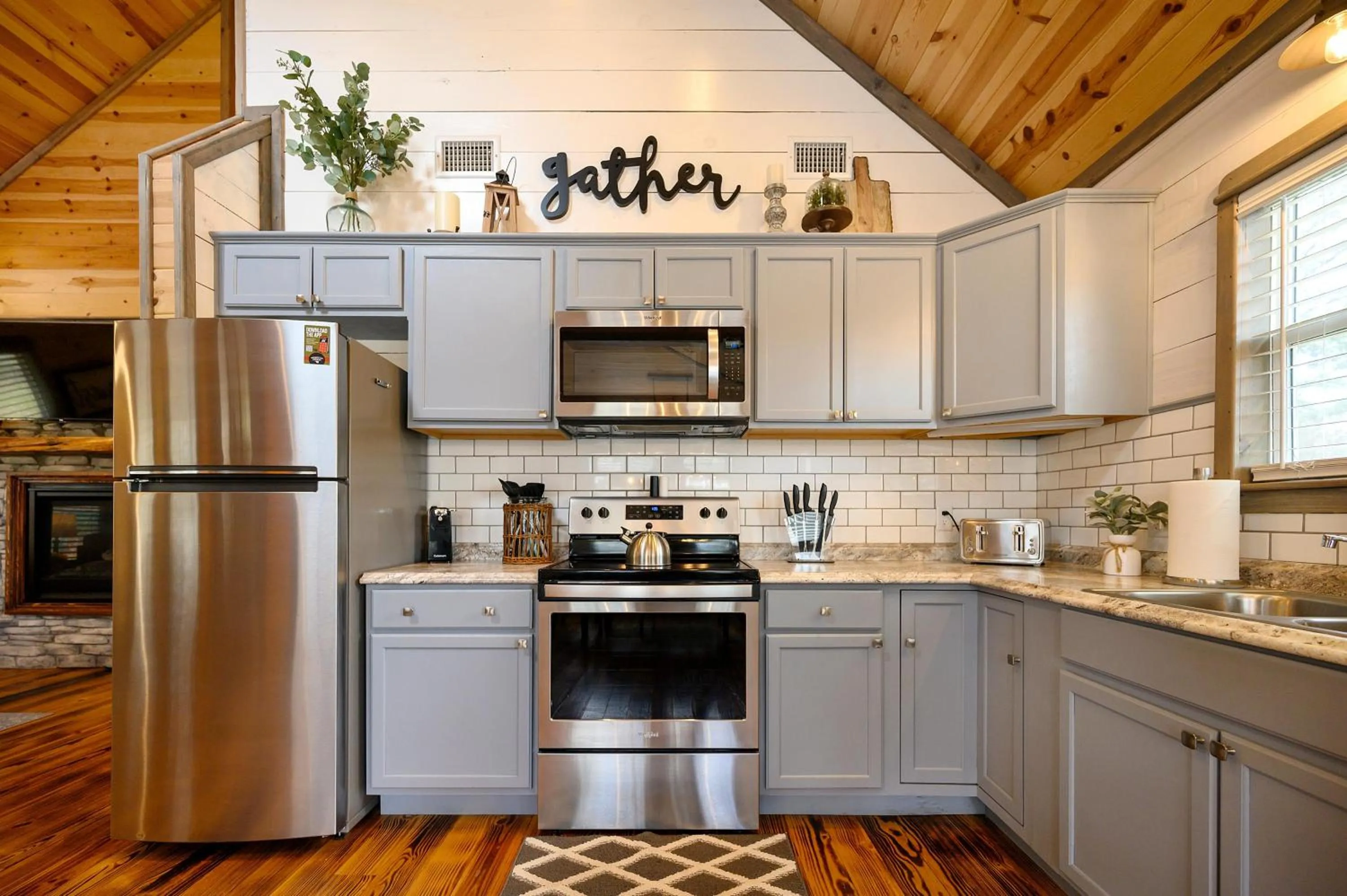 Kitchen or kitchenette in Convenient Romantic Hot Tub BBQ 3-night special!