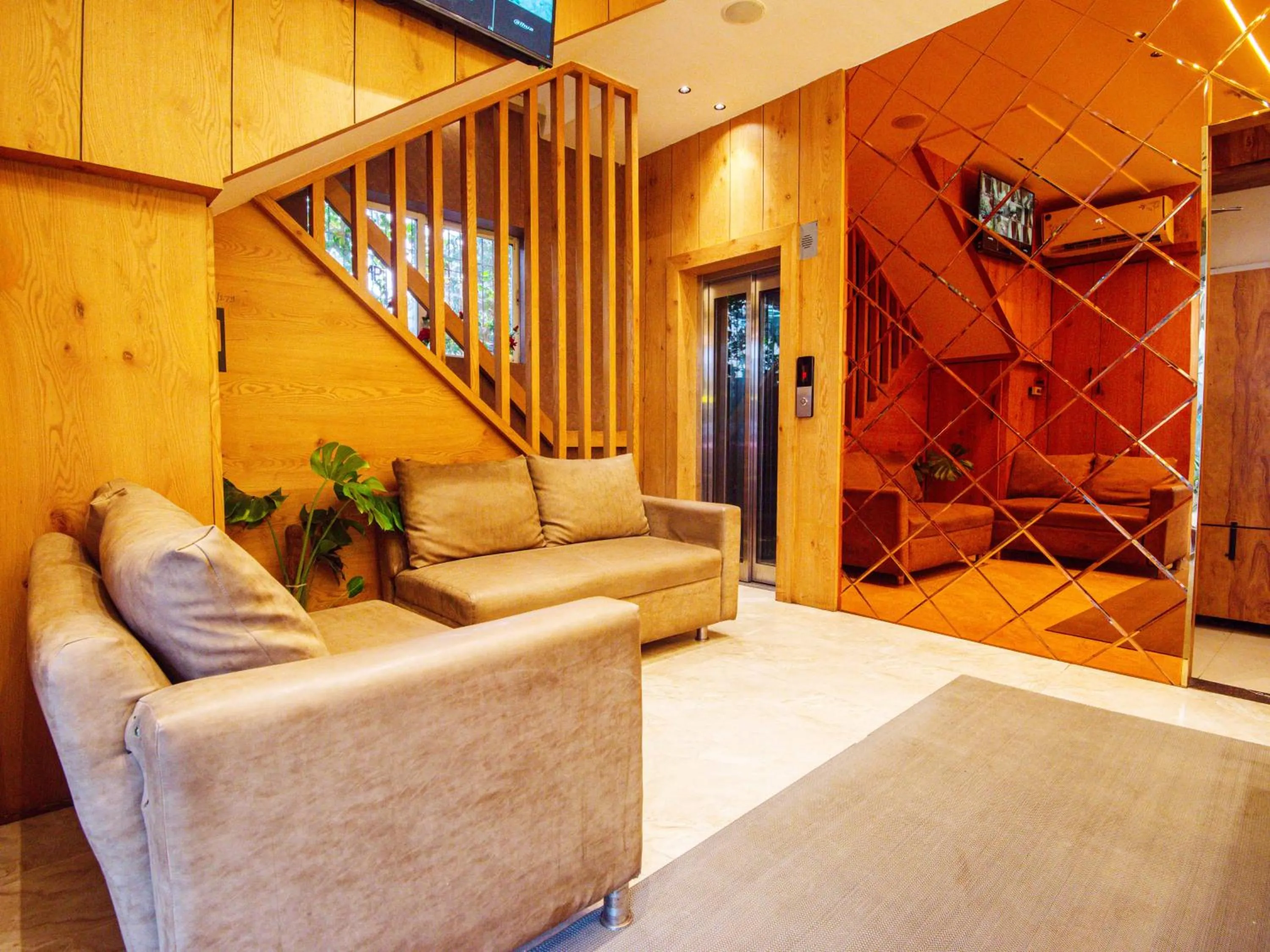 Seating area in Treebo Amber Imperial