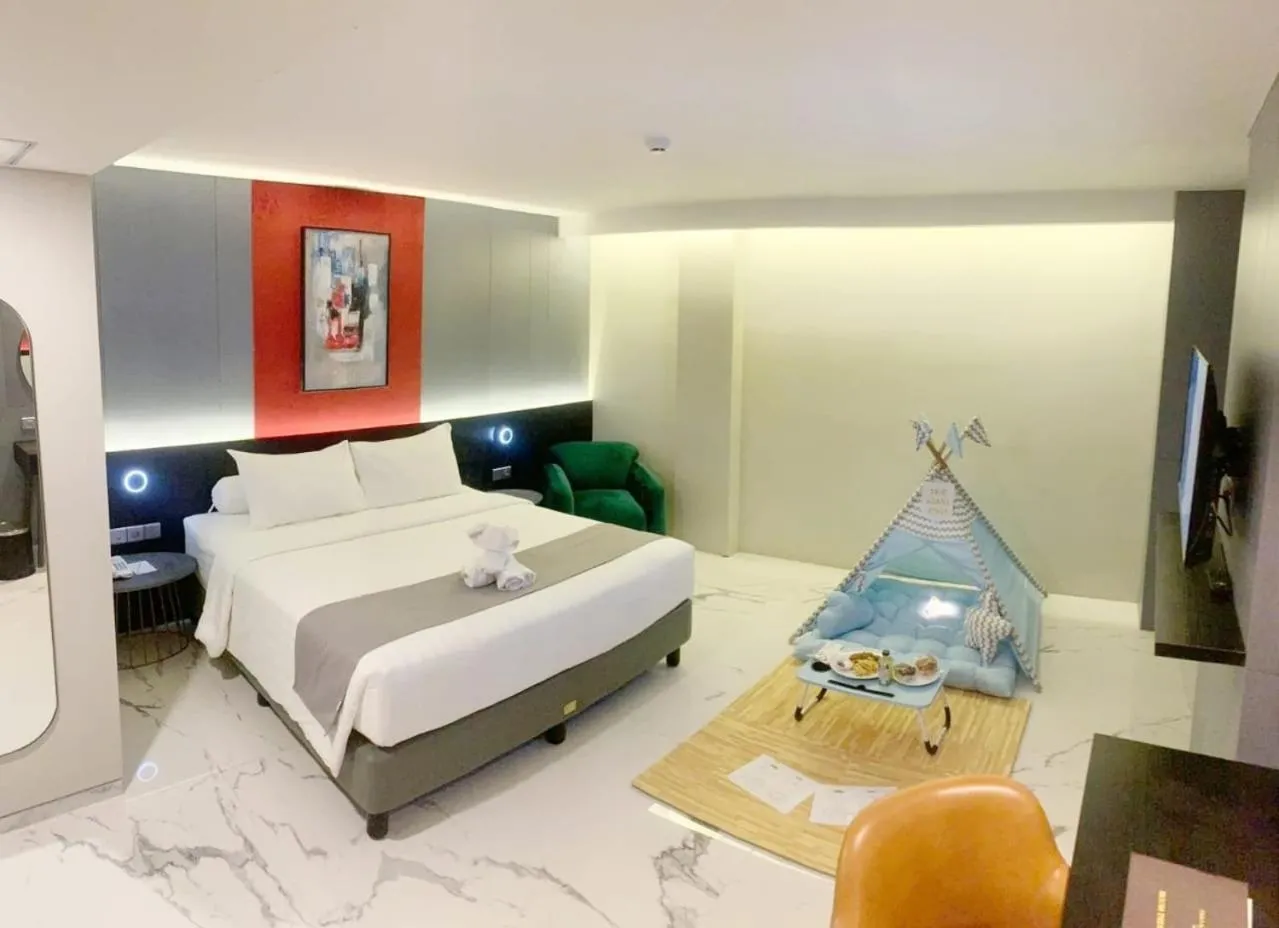 Bedroom, Bed in Trio Azana Style Kebumen