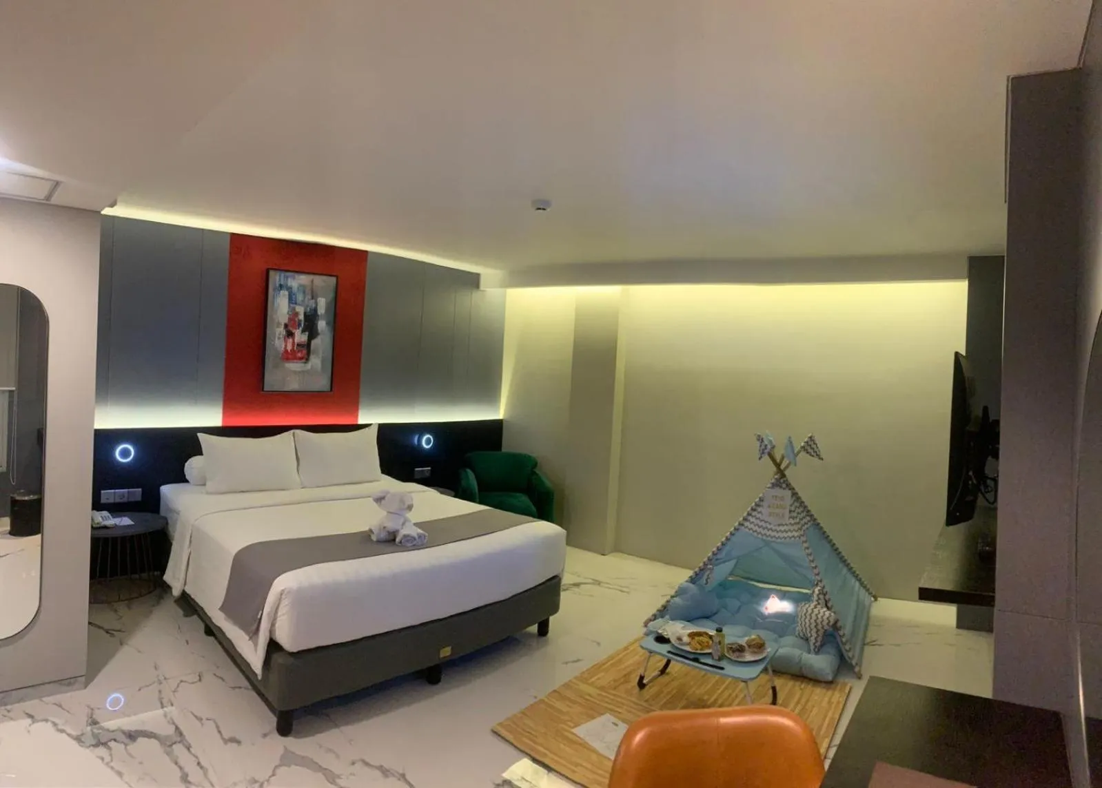 Photo of the whole room, Bed in Trio Azana Style Kebumen