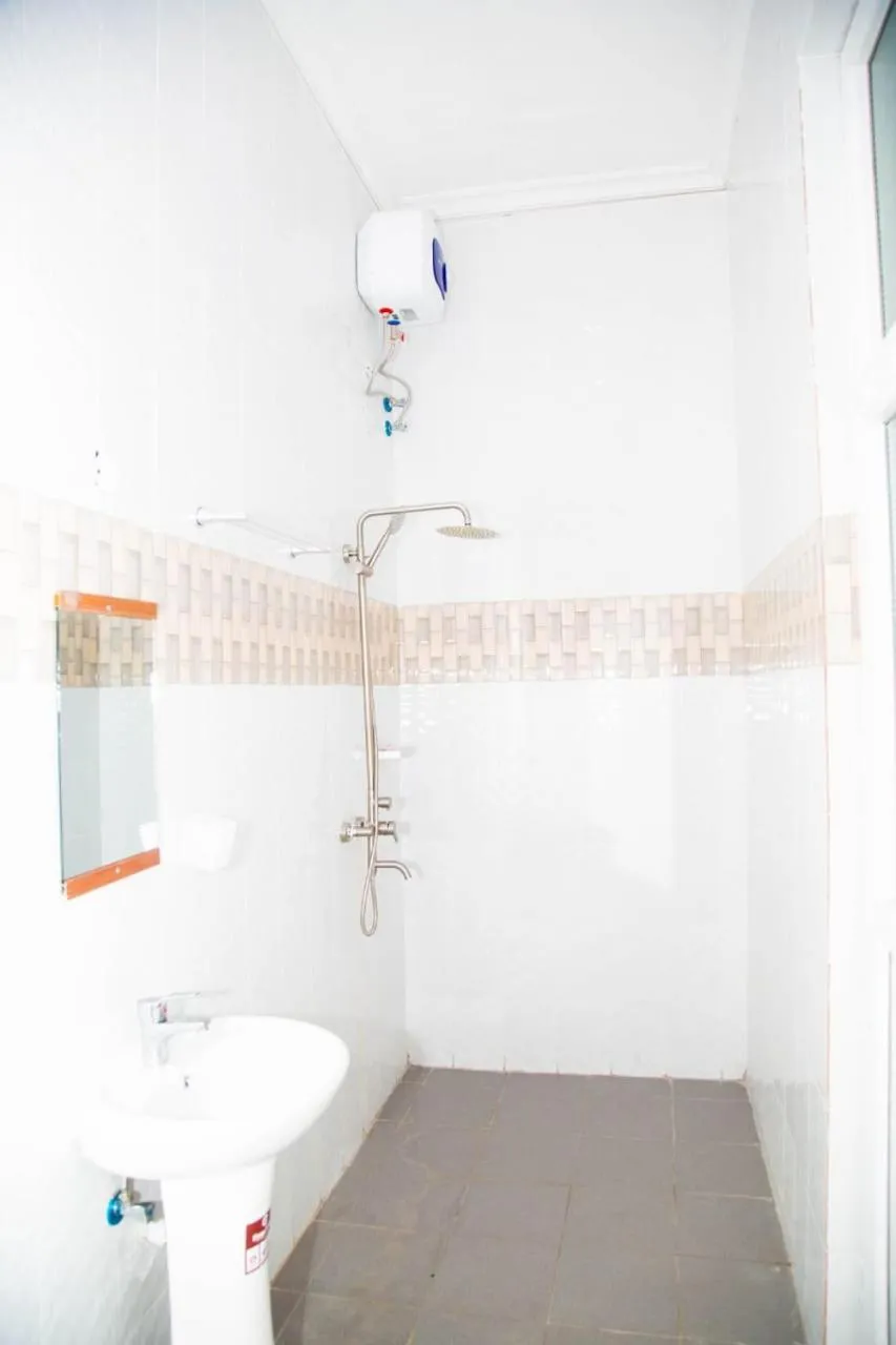 Shower in Joleen Safari Park