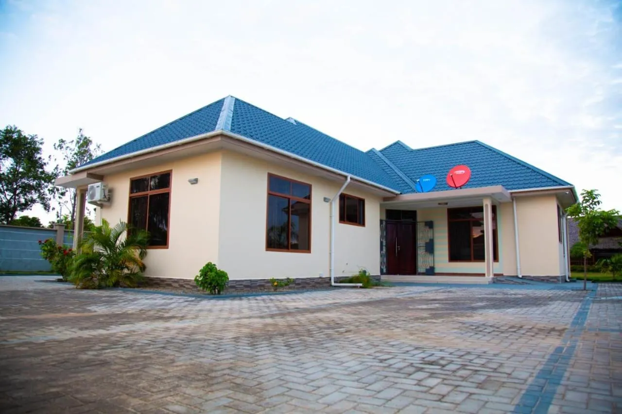 Property building in Joleen Safari Park