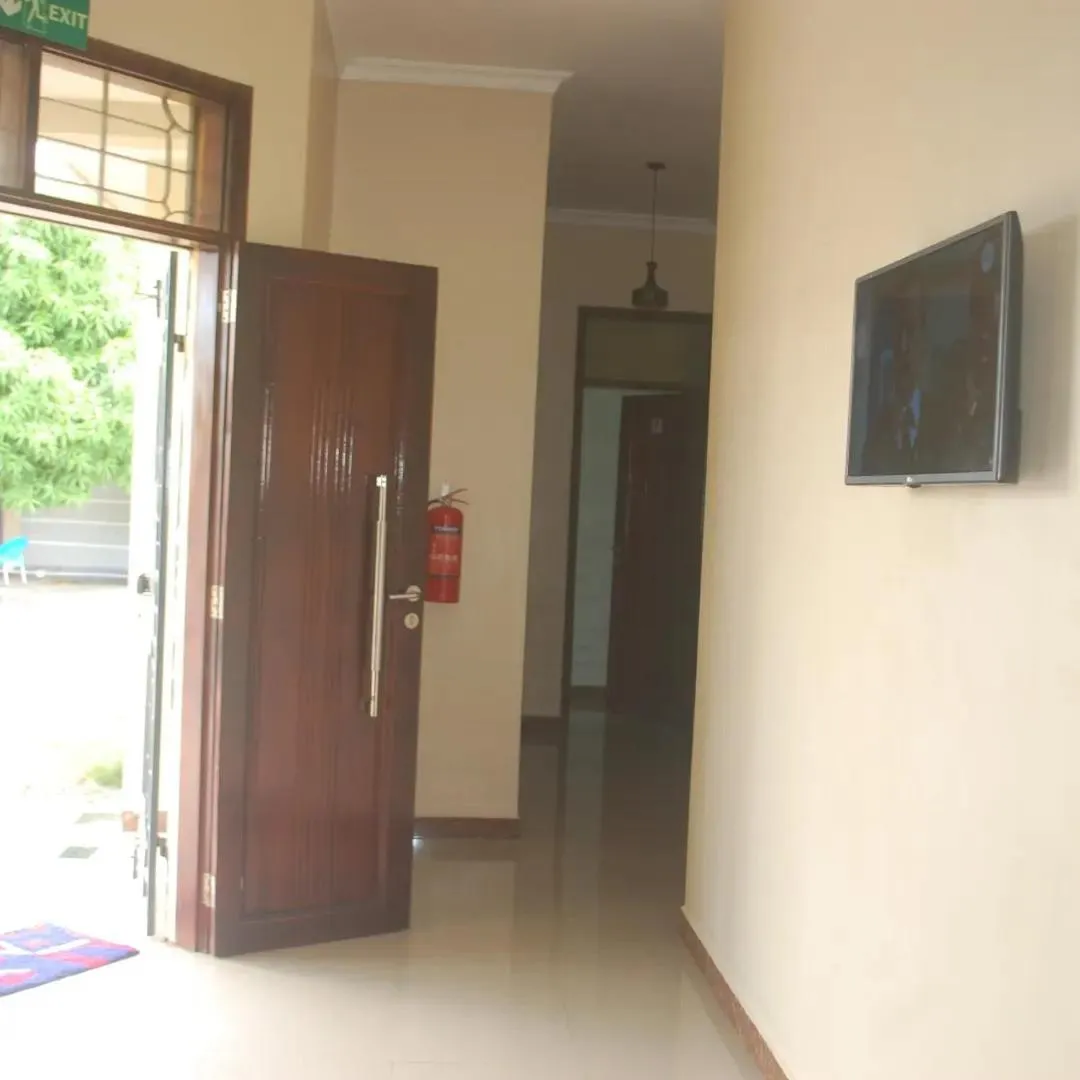 TV and multimedia in Joleen Safari Park