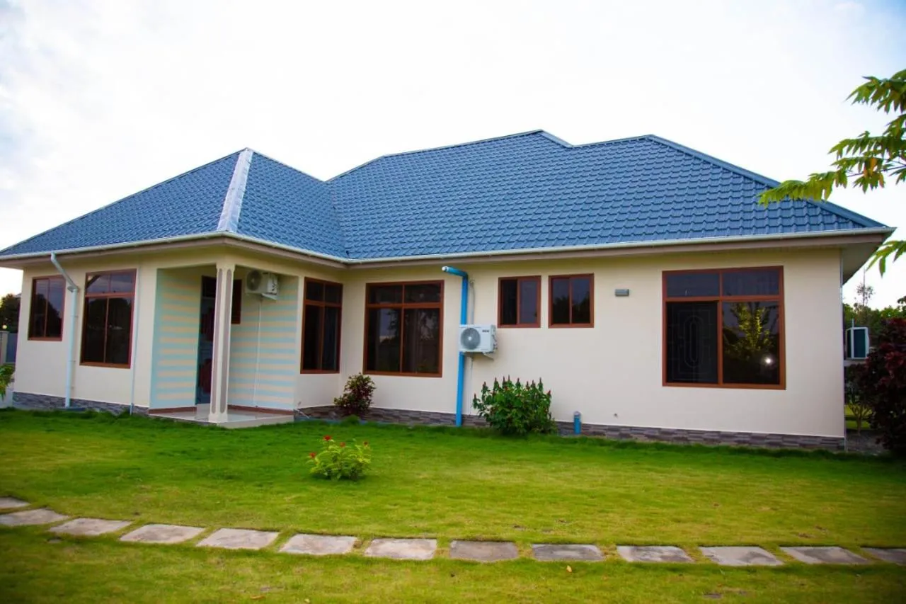 Property building in Joleen Safari Park