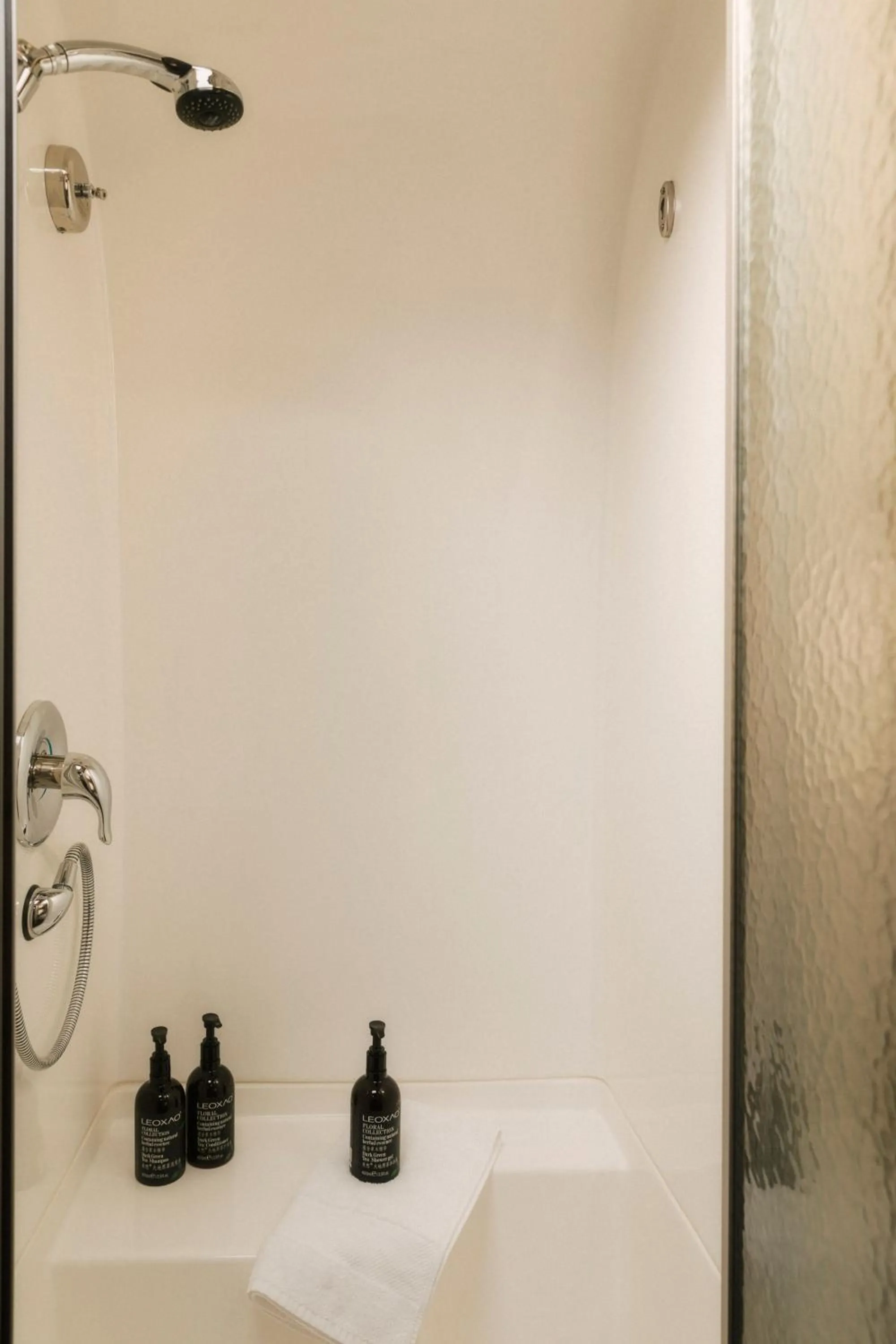 Bathroom in Caravan AlUla by Our Habitas