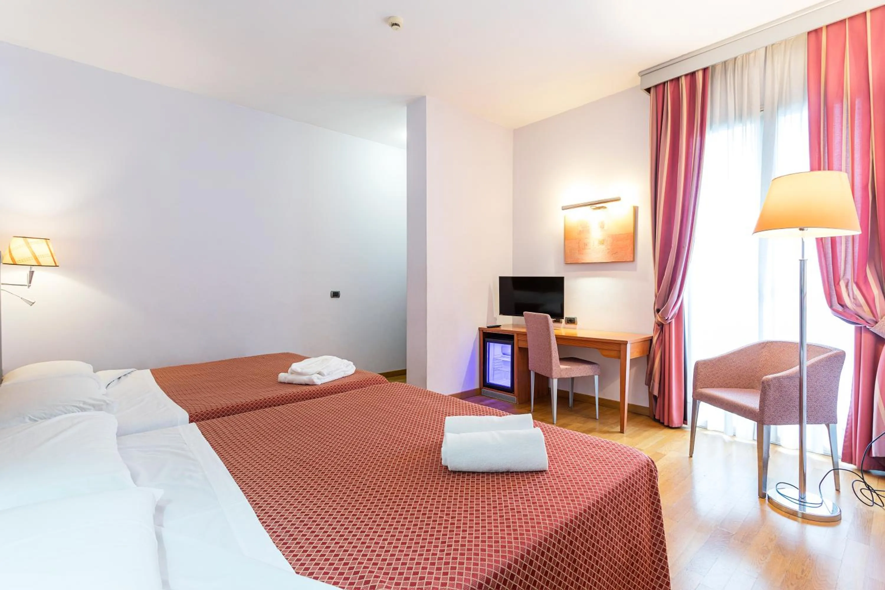 Bedroom, Bed in West Florence