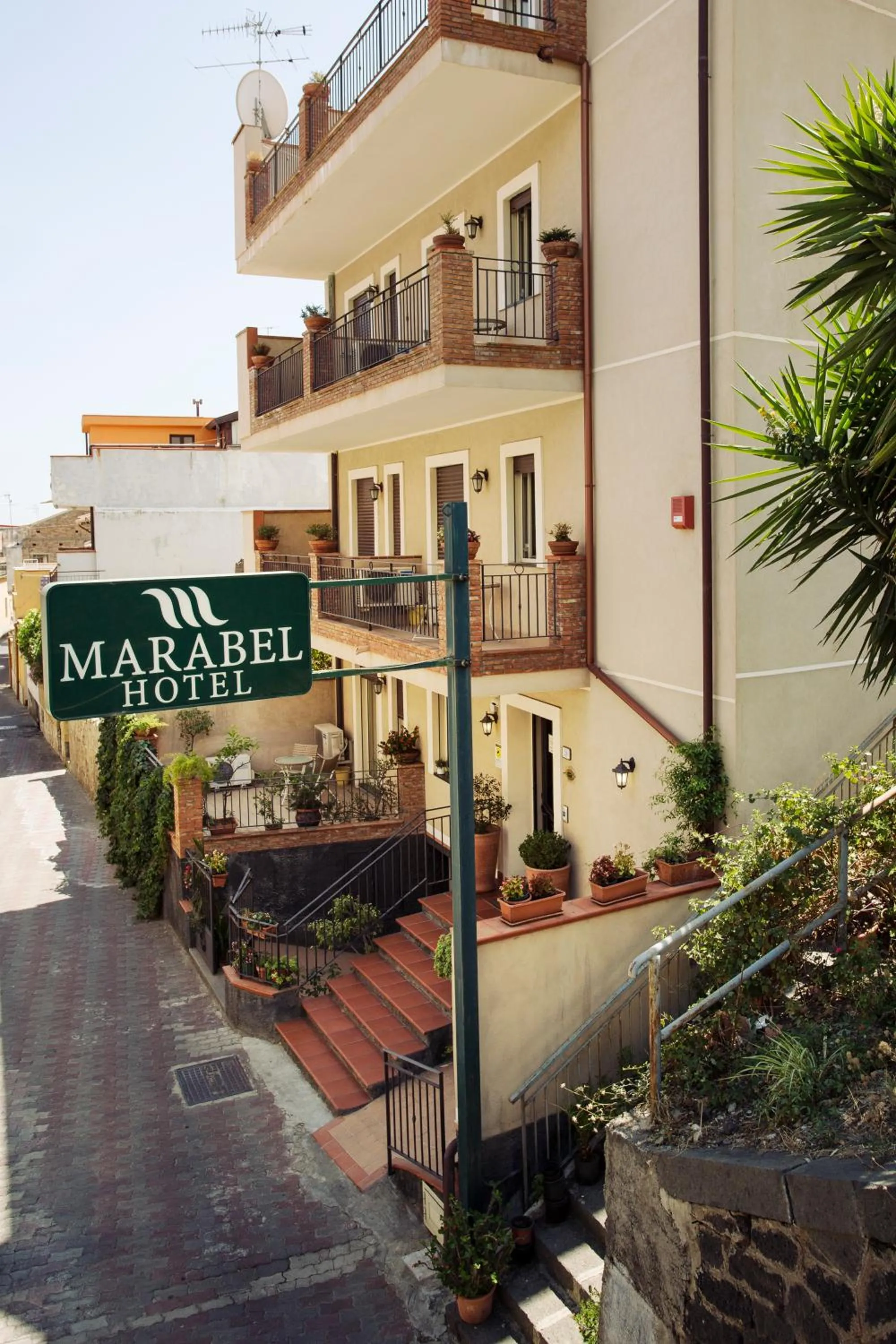 Facade/entrance in Hotel Marabel