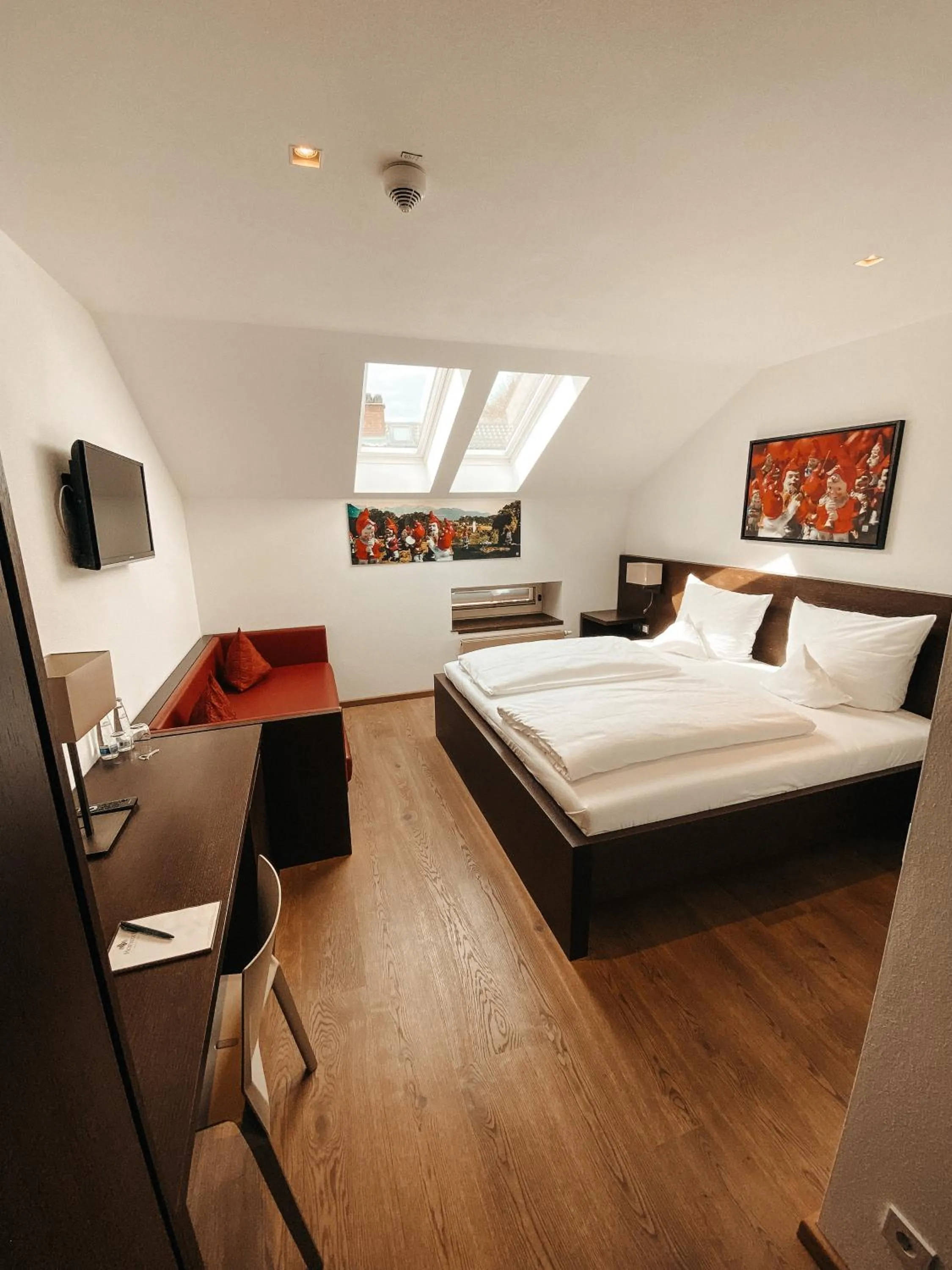 Photo of the whole room, Bed in Hotel Hofwirt Neubeuern