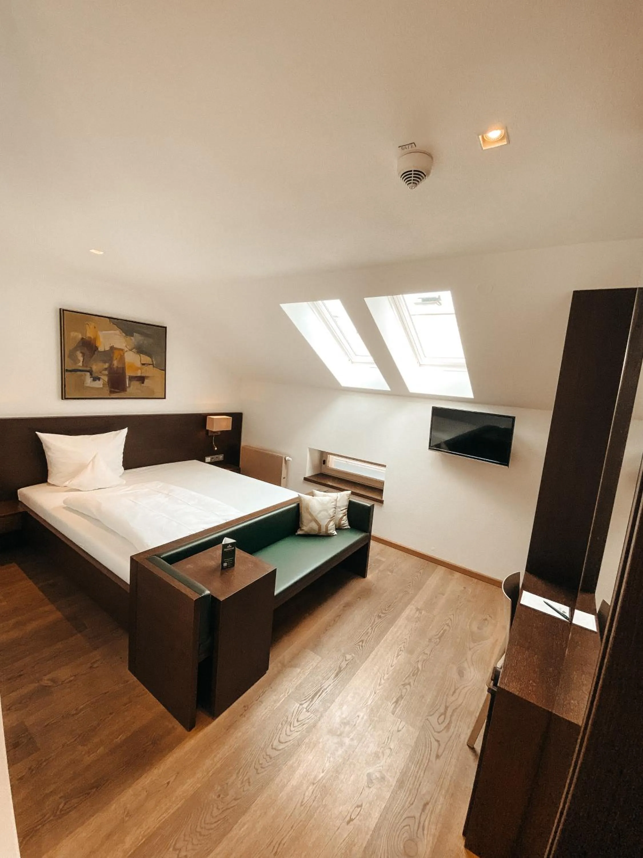 Photo of the whole room, Bed in Hotel Hofwirt Neubeuern