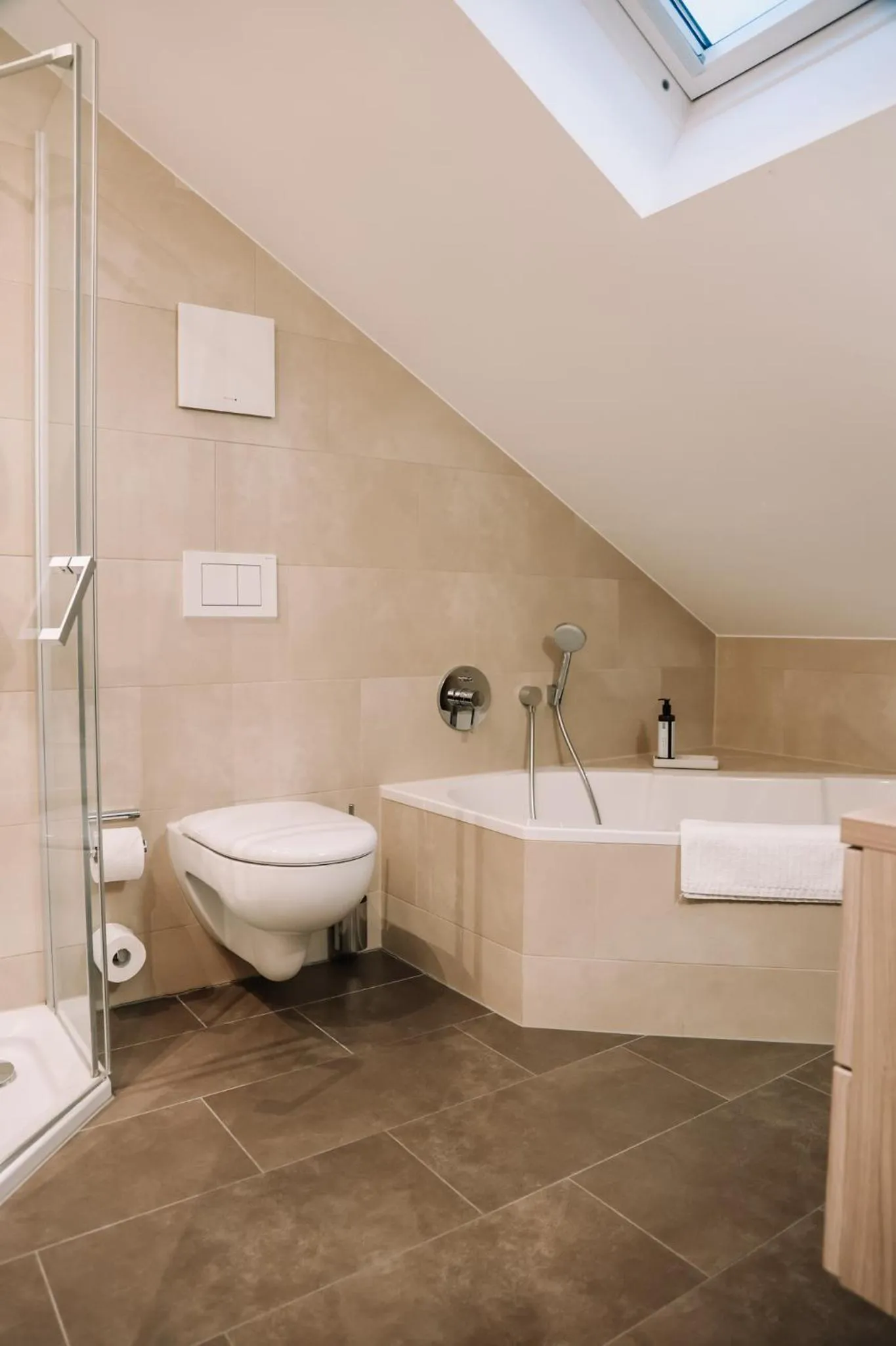 Shower in Hotel Hofwirt Neubeuern