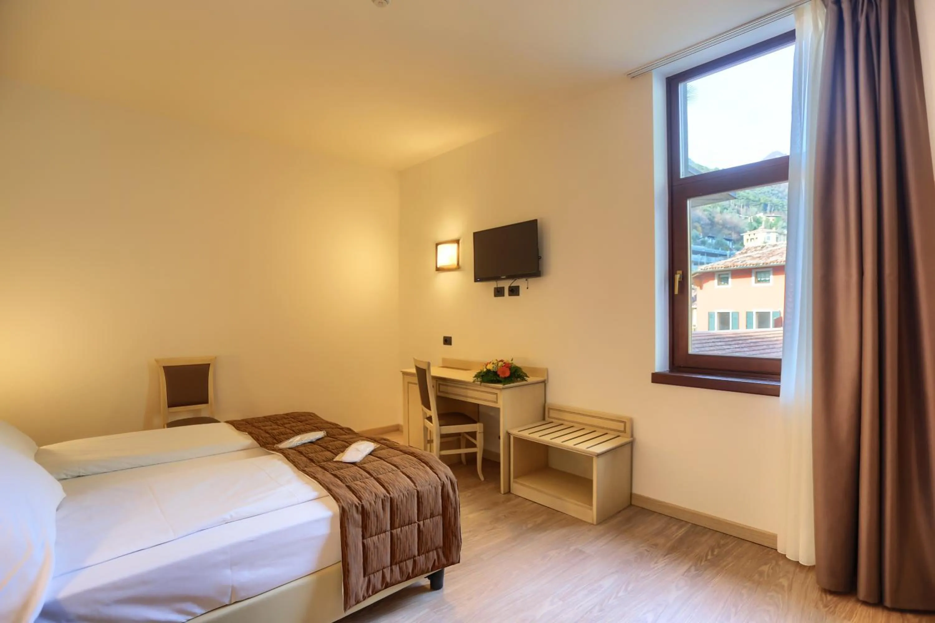 Bed in Hotel Europa - Skypool & Panorama