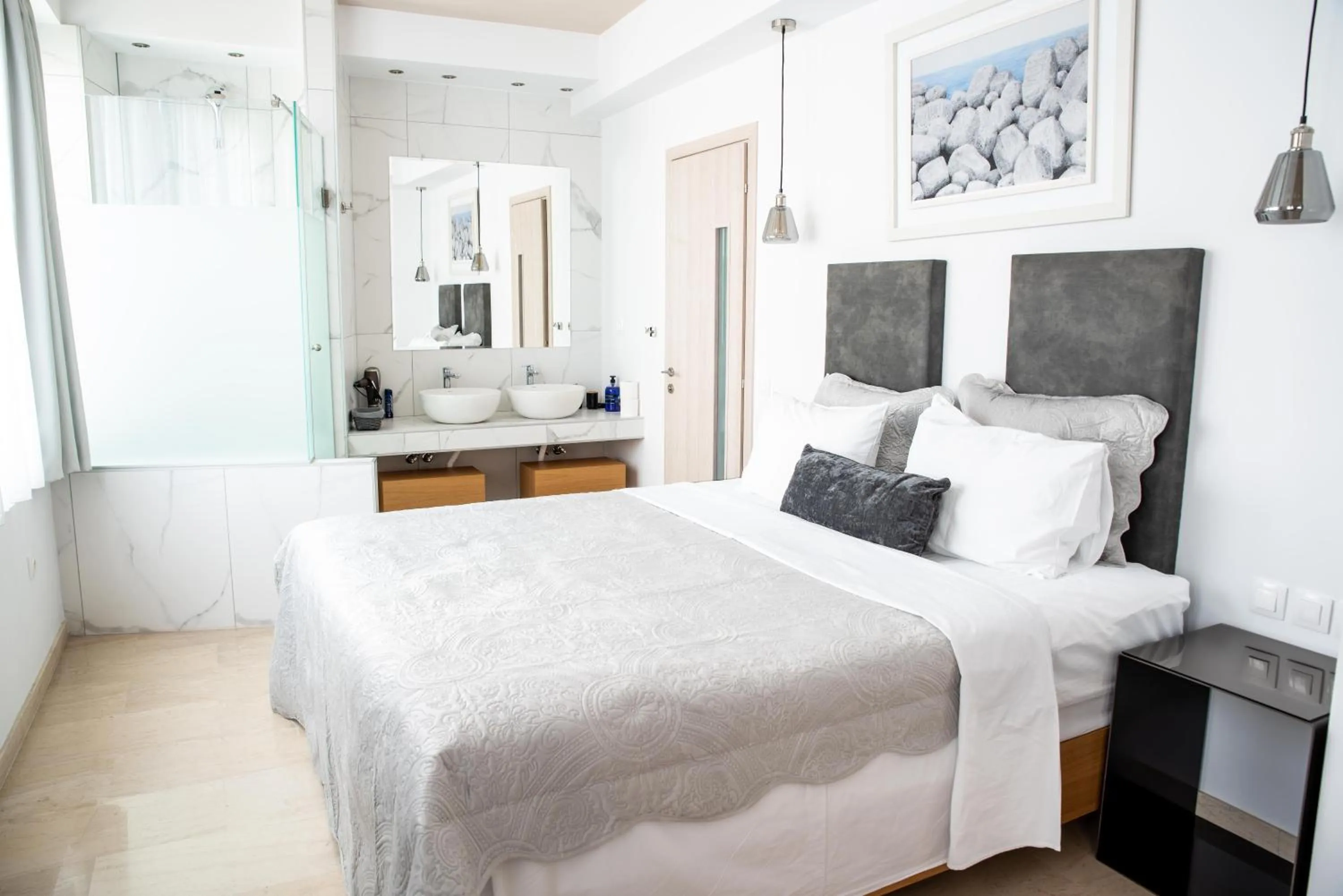 Bed in Sea & the City