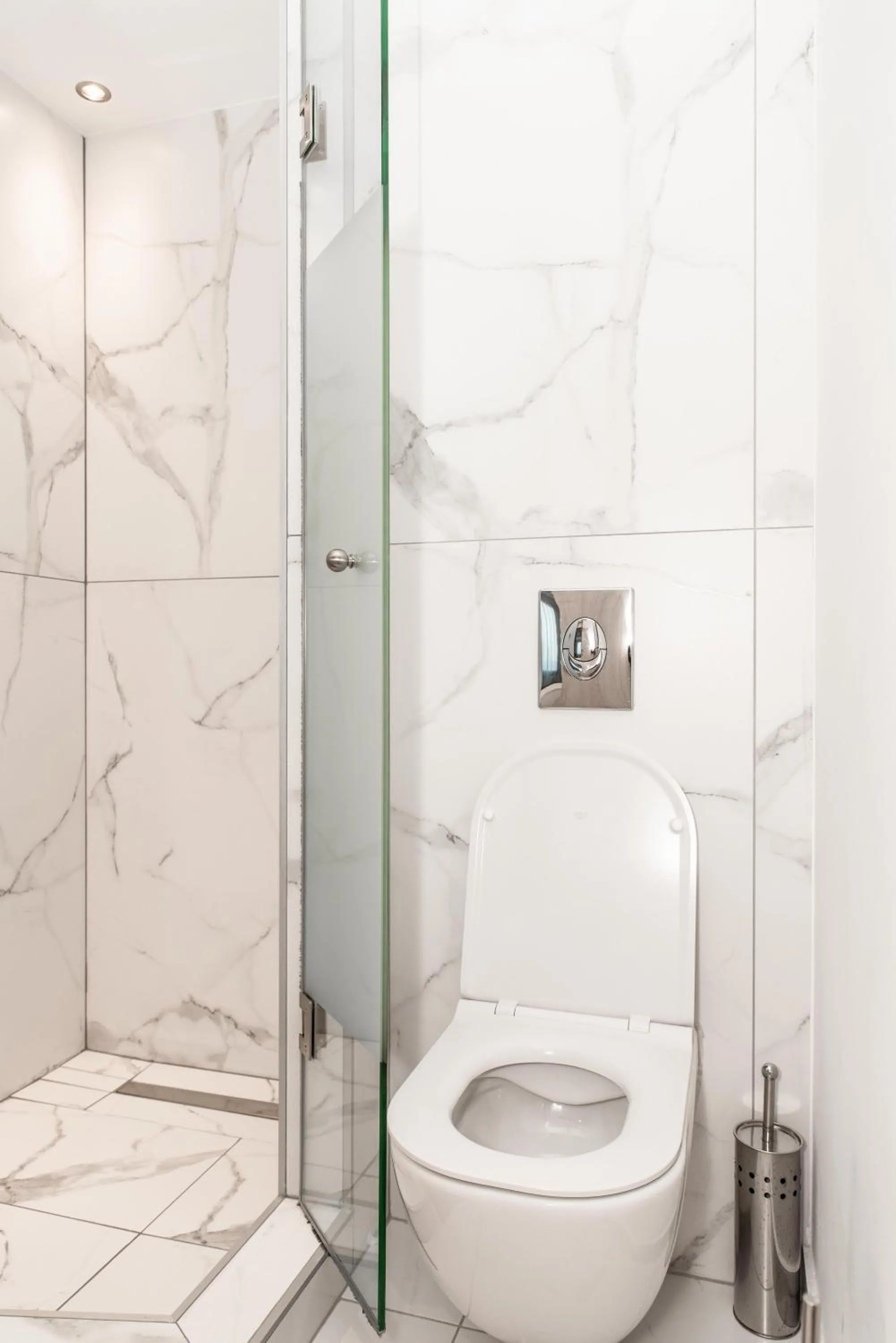 Toilet in Sea & the City