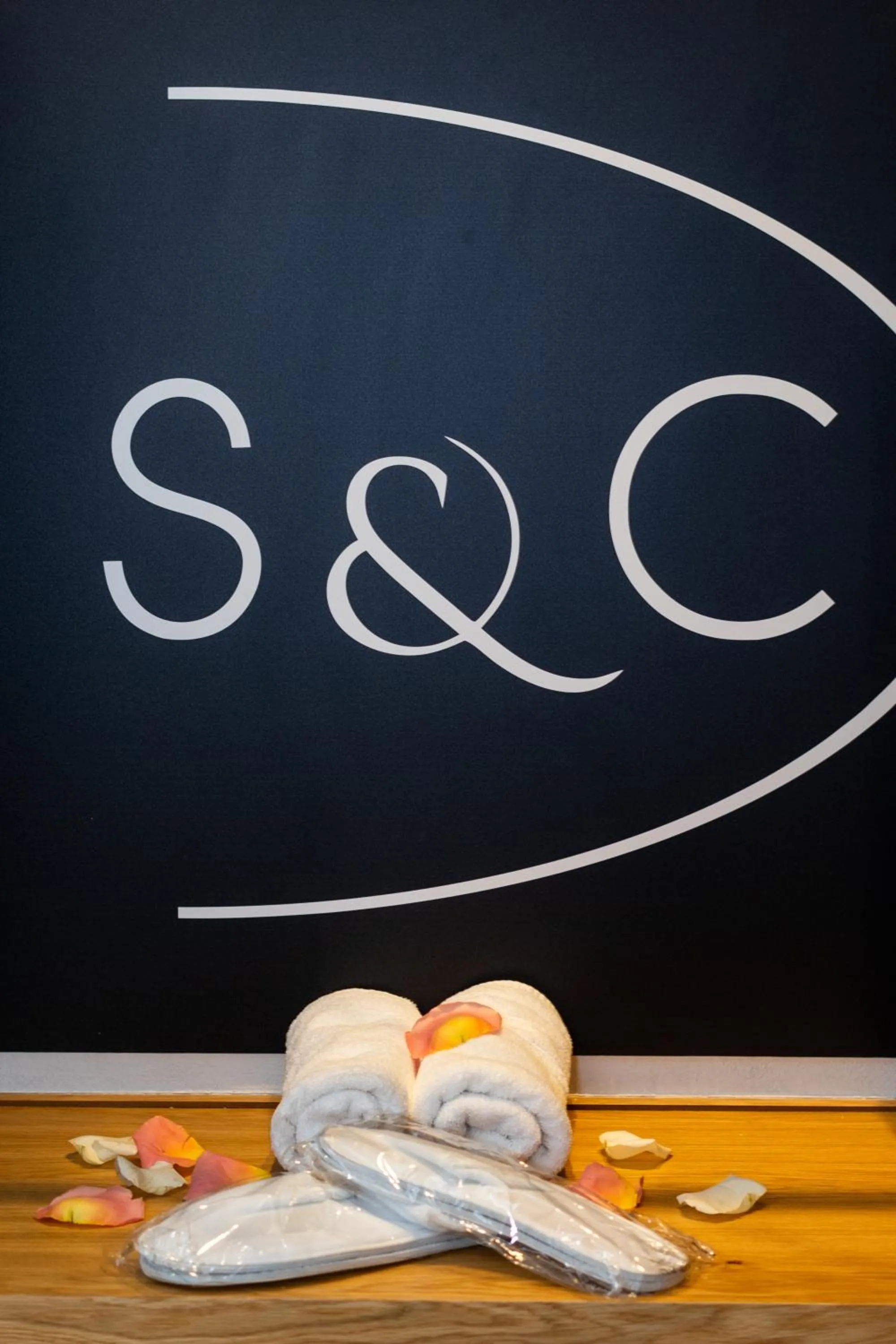 Logo/Certificate/Sign in Sea & the City