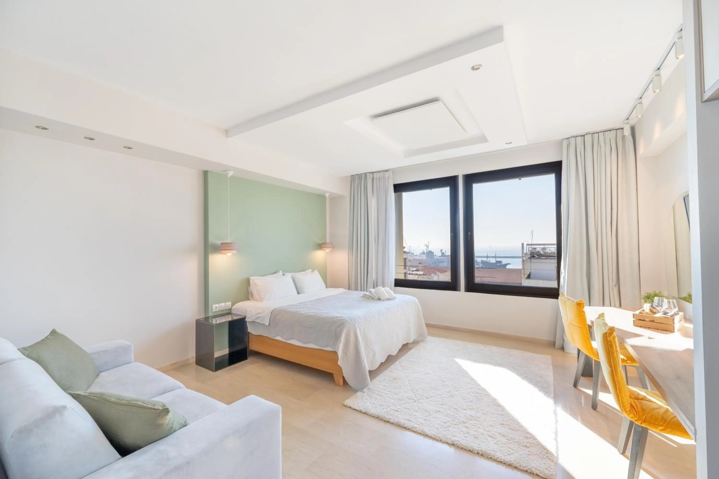 Bed in Sea & the City