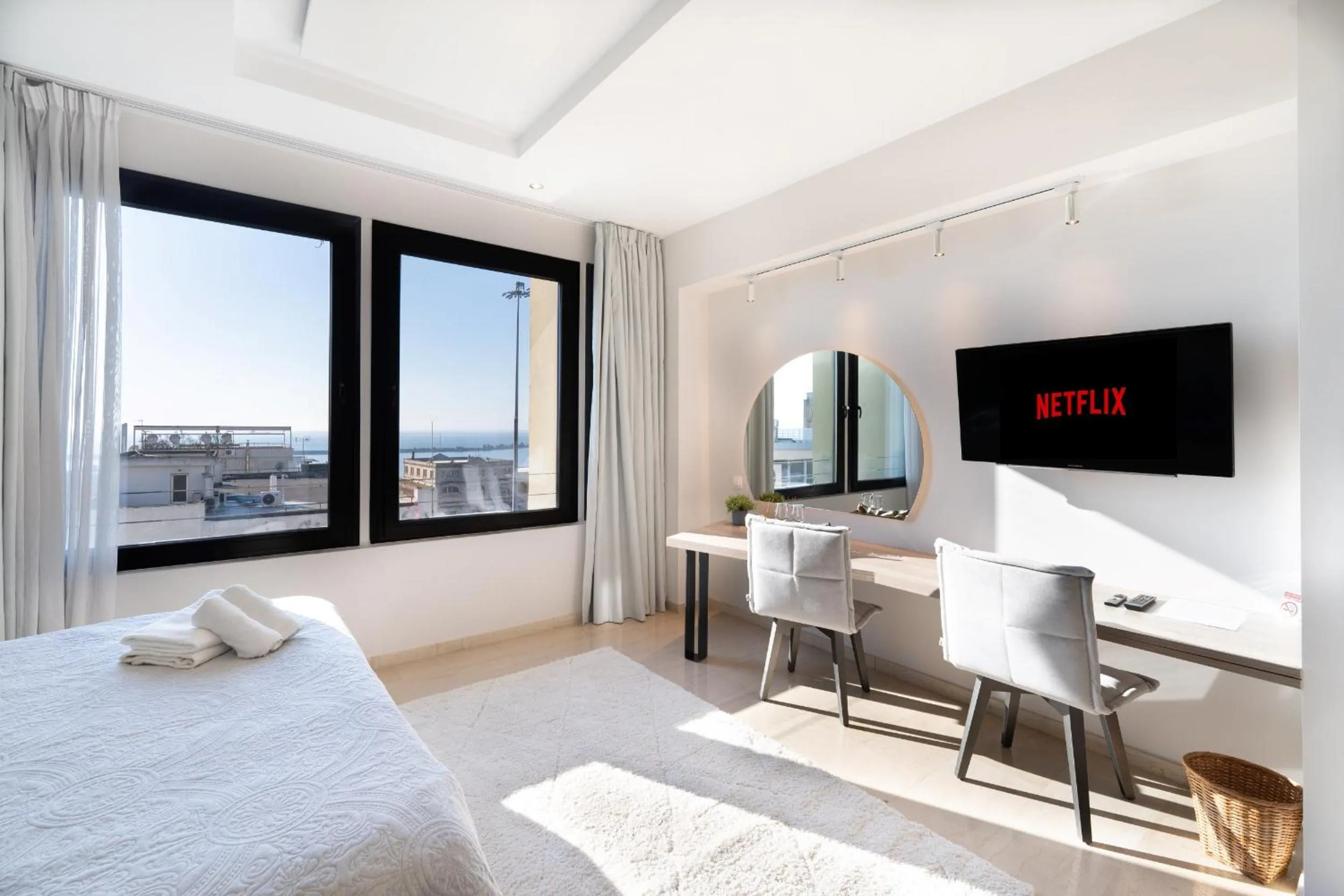 TV and multimedia, Bed in Sea & the City