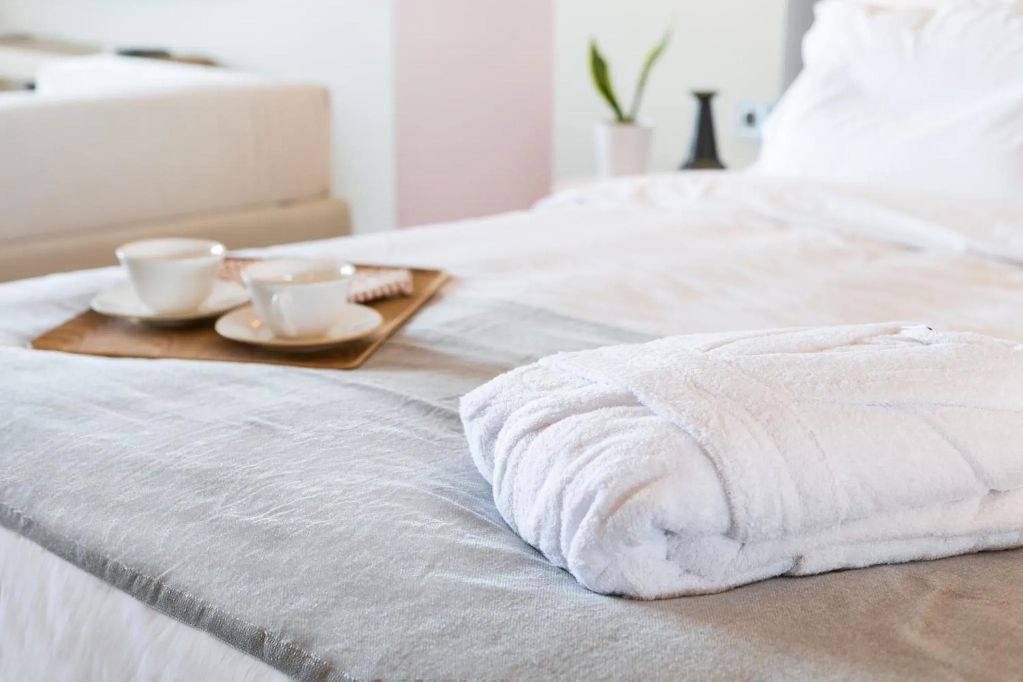 towels, Bed in Sea & the City