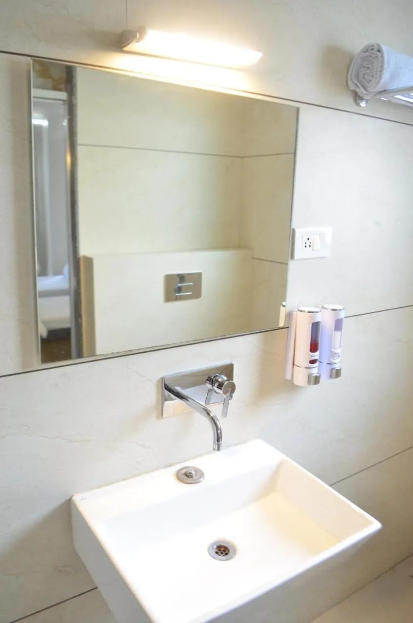 Bathroom in Hotel O2 Sangli