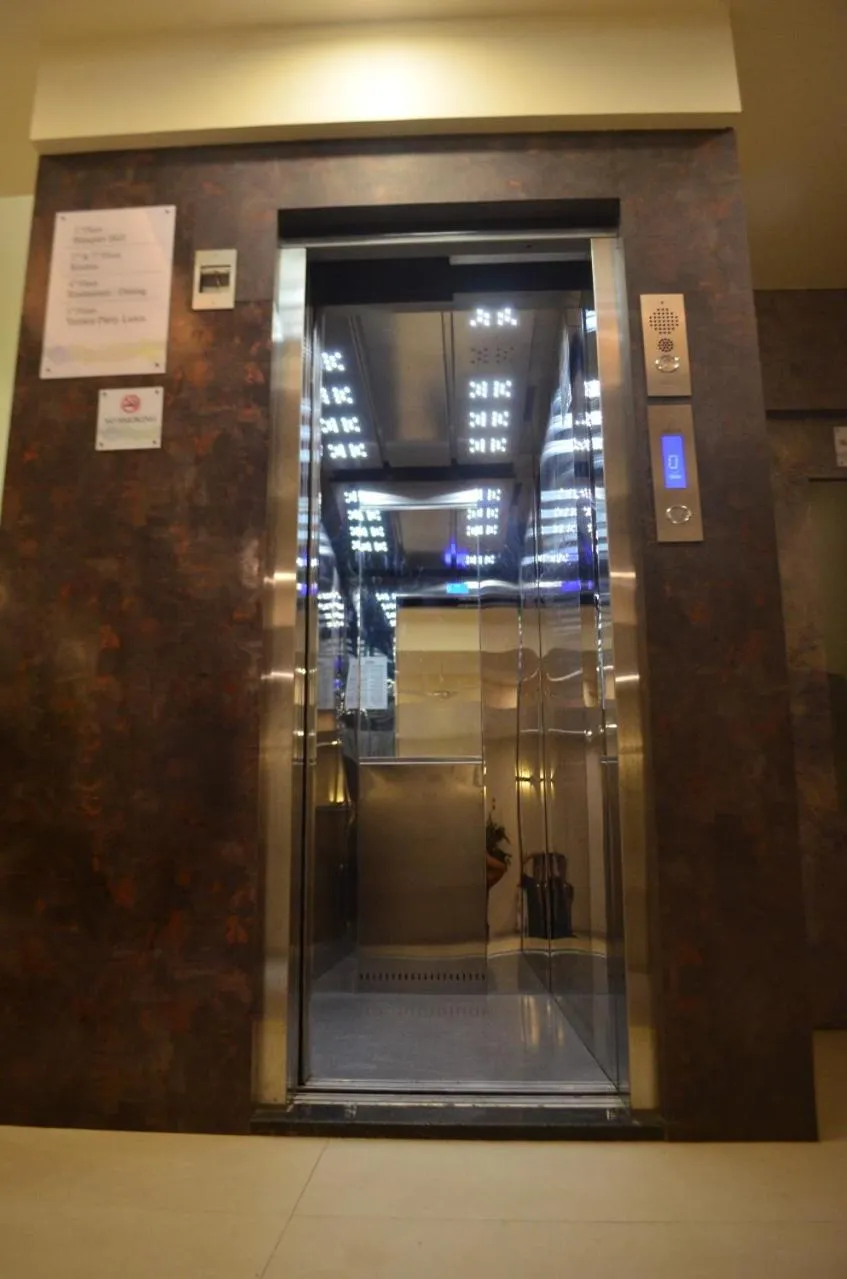 elevator in Hotel O2 Sangli