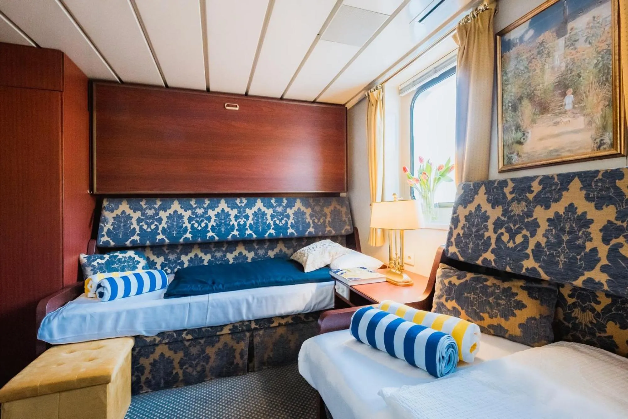 Bed in River hotel KÖNIGSTEIN