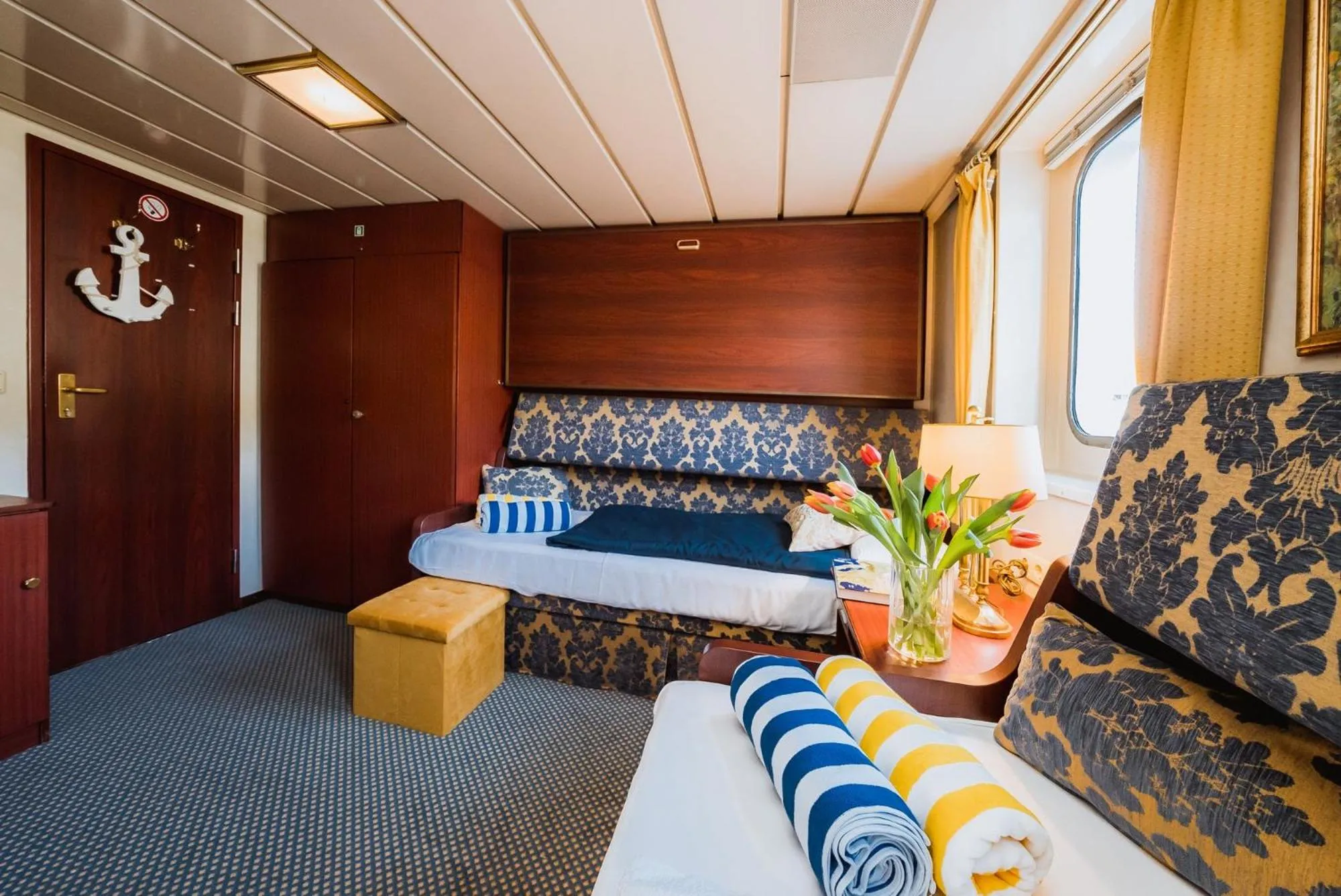 Bed in River hotel KÖNIGSTEIN