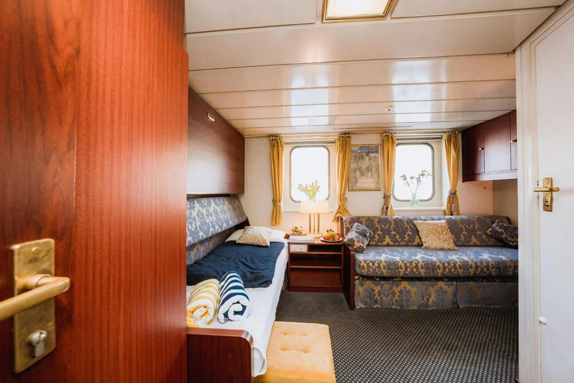 Photo of the whole room, Bed in River hotel KÖNIGSTEIN