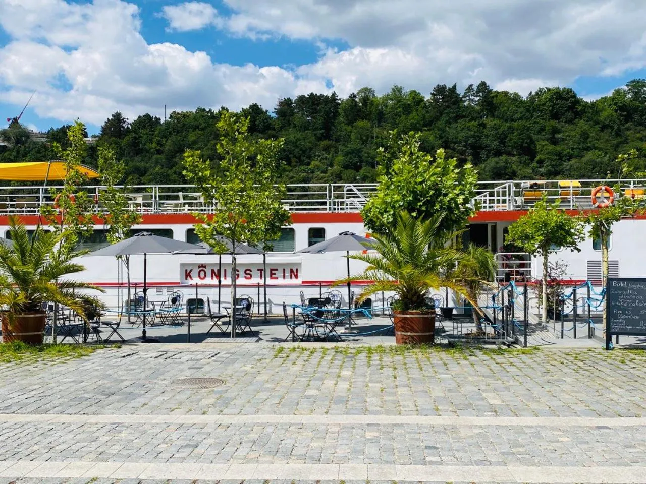 Property building in River hotel KÖNIGSTEIN