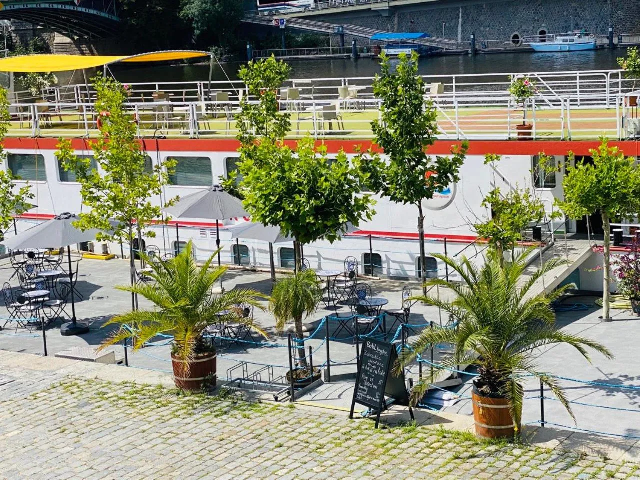 Property building in River hotel KÖNIGSTEIN