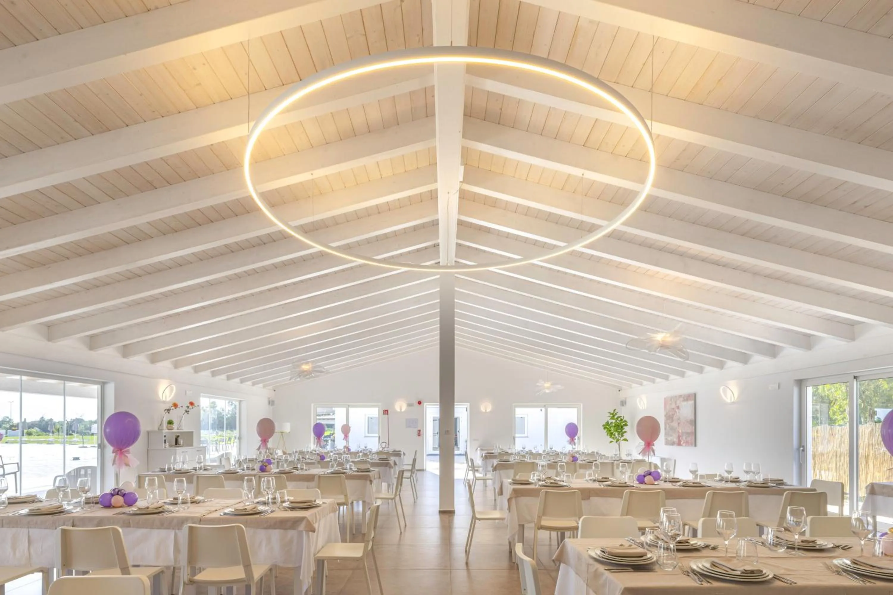 Restaurant/places to eat in Hotel S'arena Beach