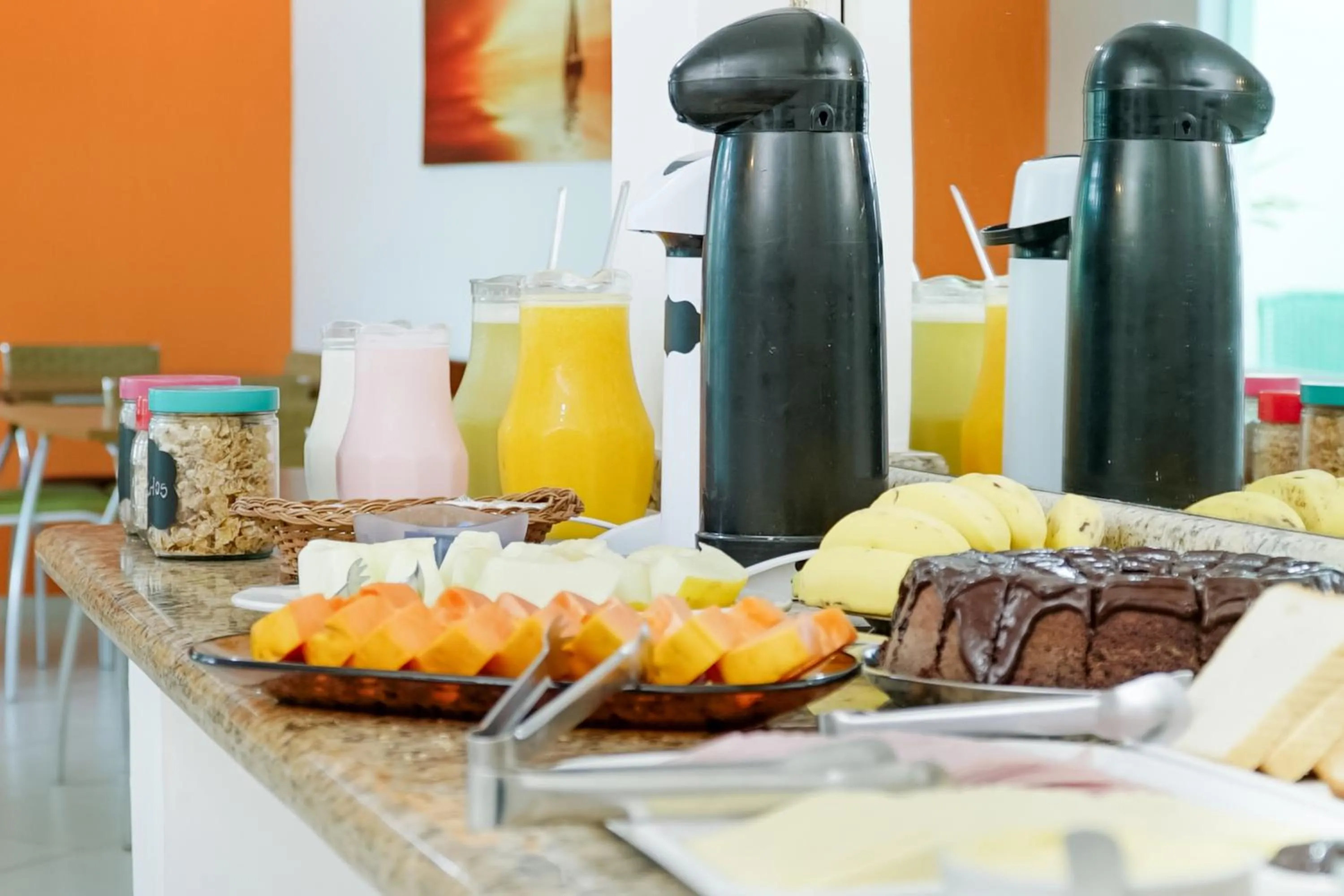 Food and drinks in VELINN Pousada Entre Praias