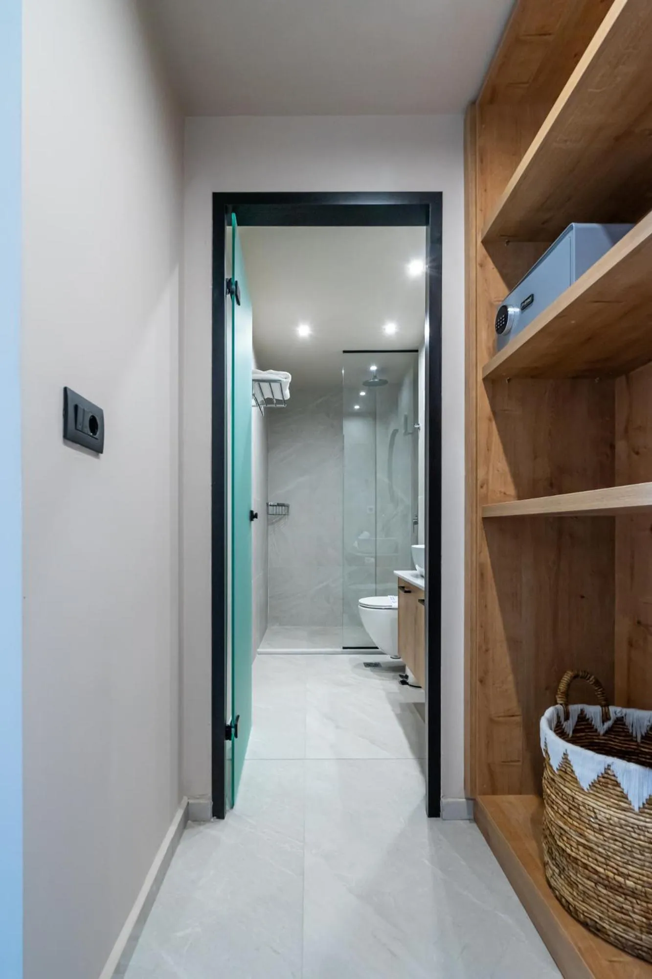 Toilet in Pathos SeaSide Suites